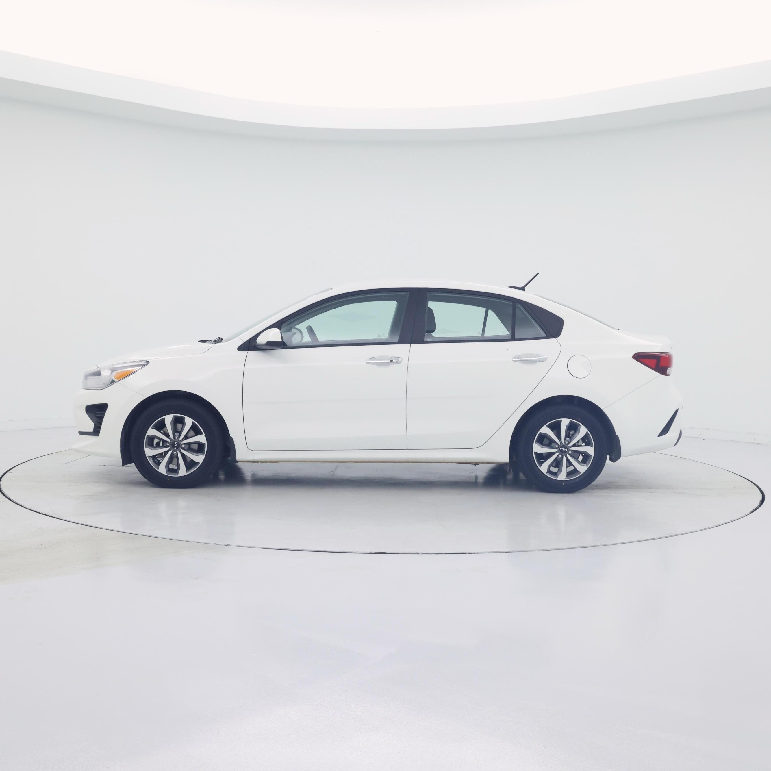 Thumbnail: 2023 Kia Rio - 3