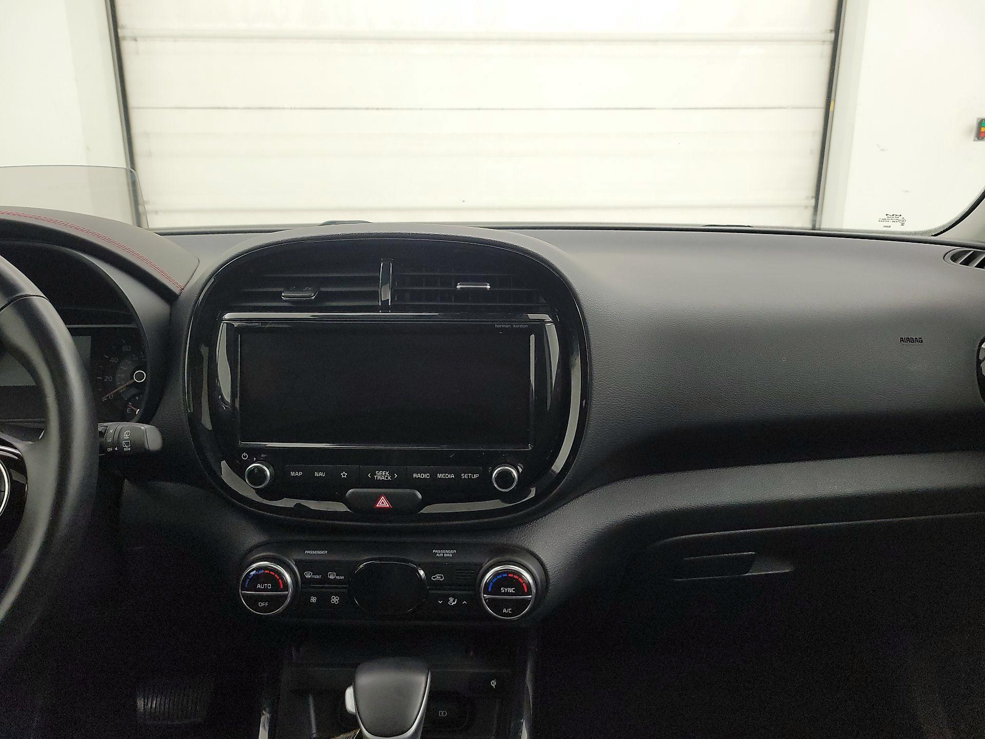 Thumbnail: 2022 Kia Soul - 9