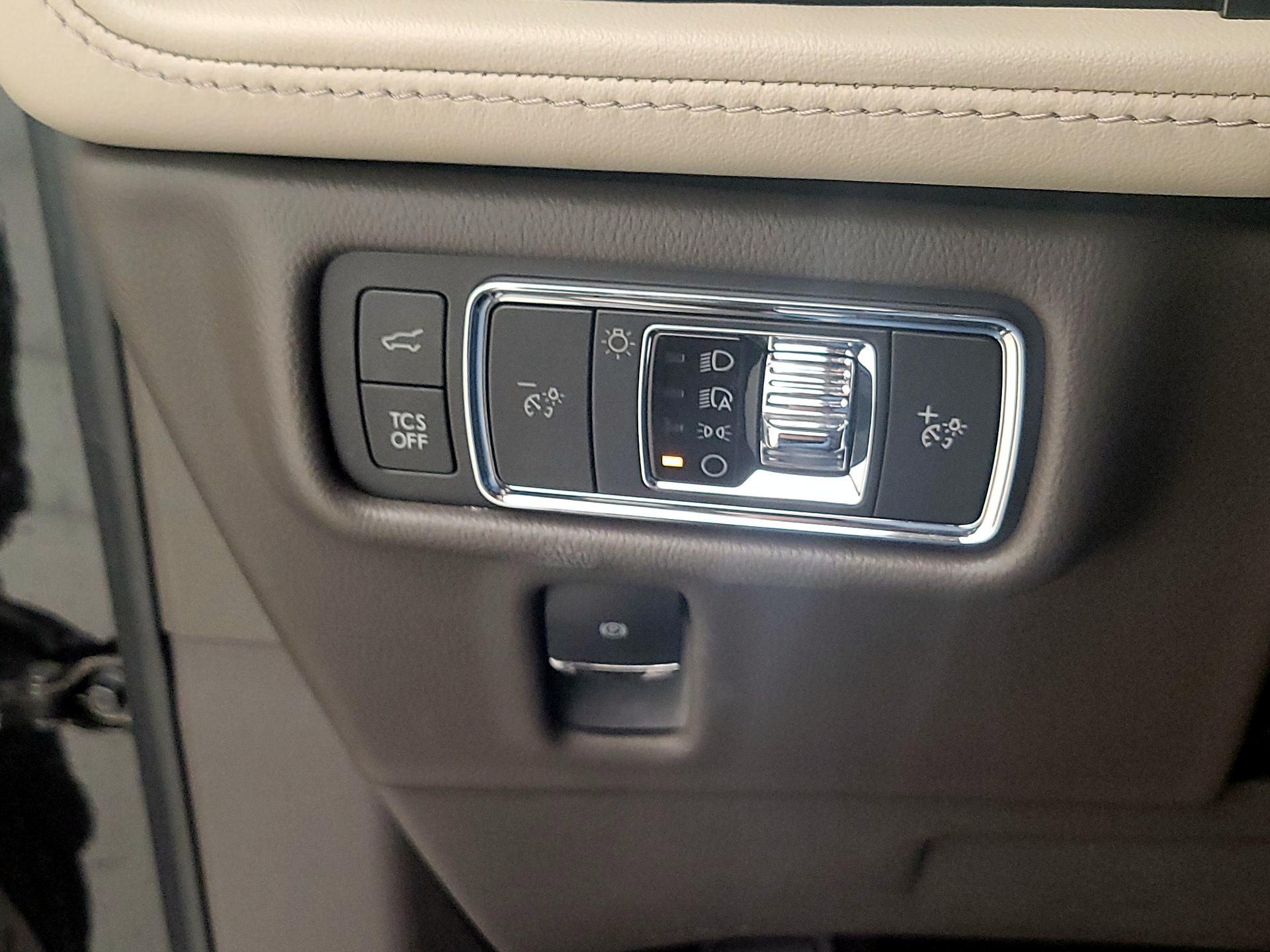 Thumbnail: 2022 Lincoln Nautilus - 11