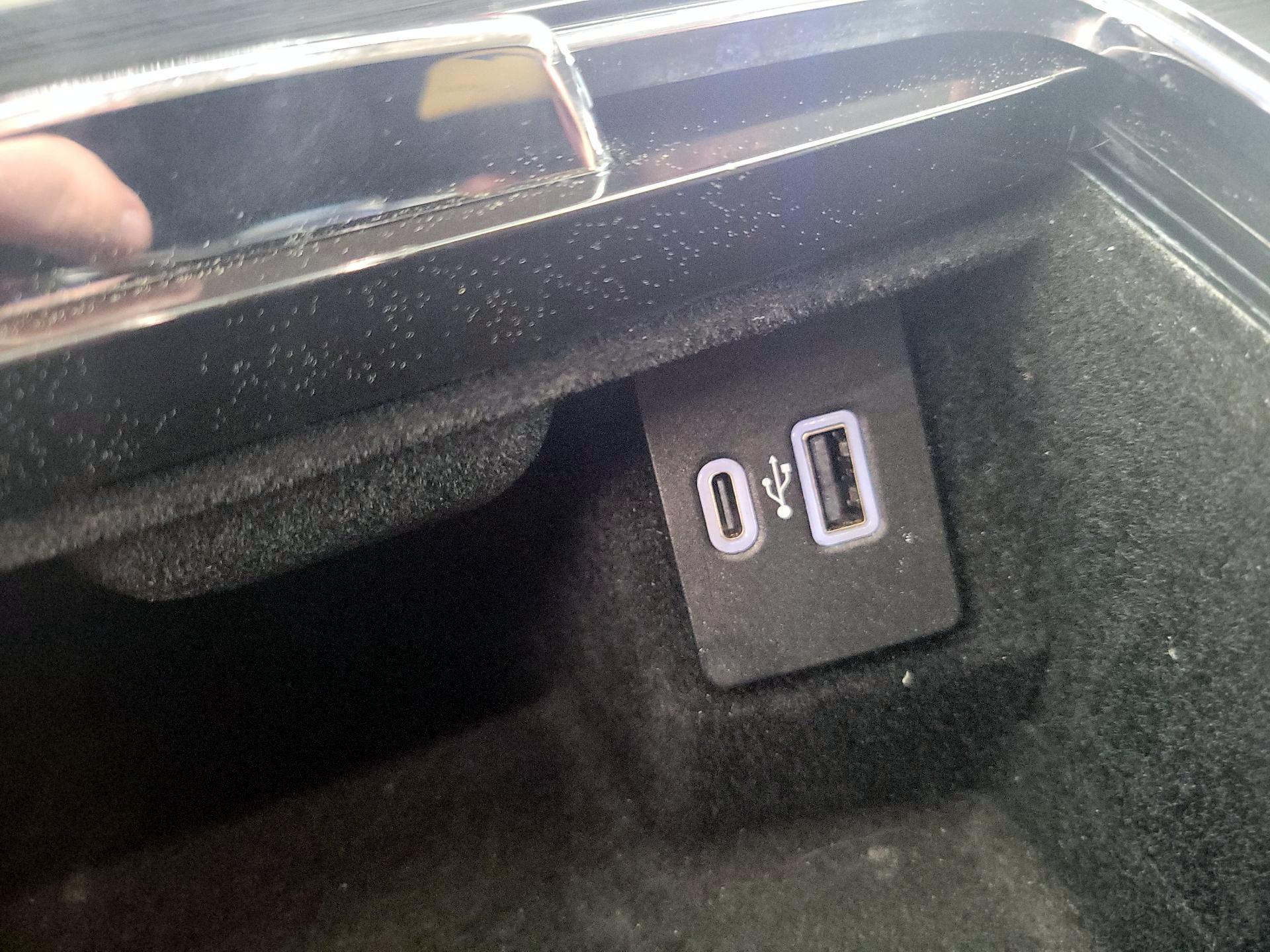 Thumbnail: 2022 Lincoln Nautilus - 17