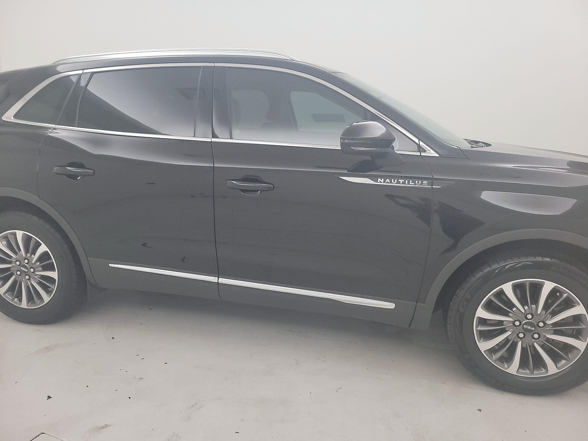 Thumbnail: 2022 Lincoln Nautilus - 4