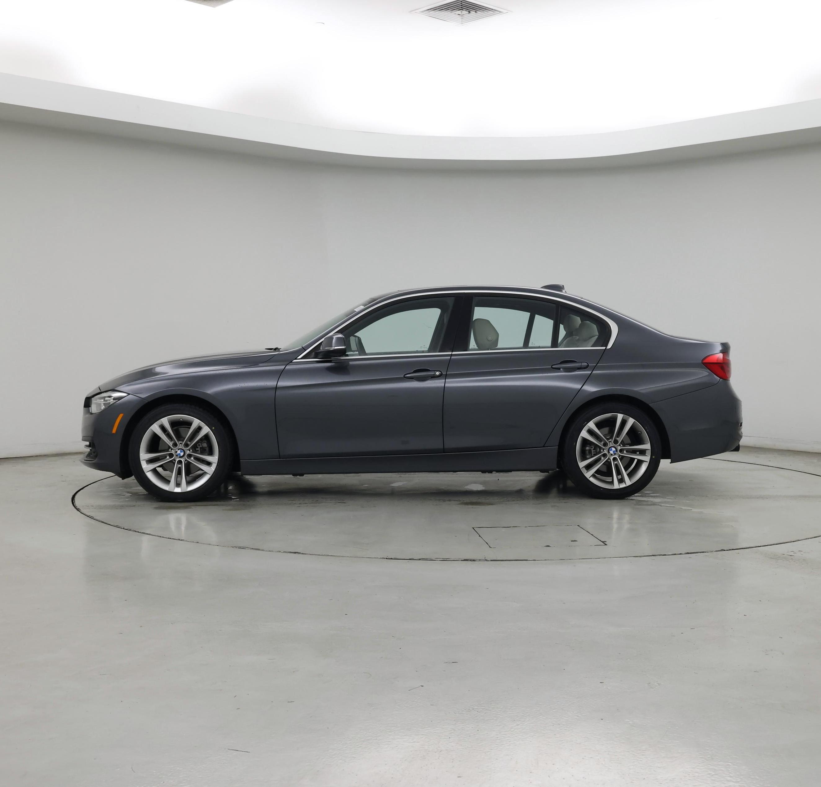 Thumbnail: 2018 BMW 3 Series - 3