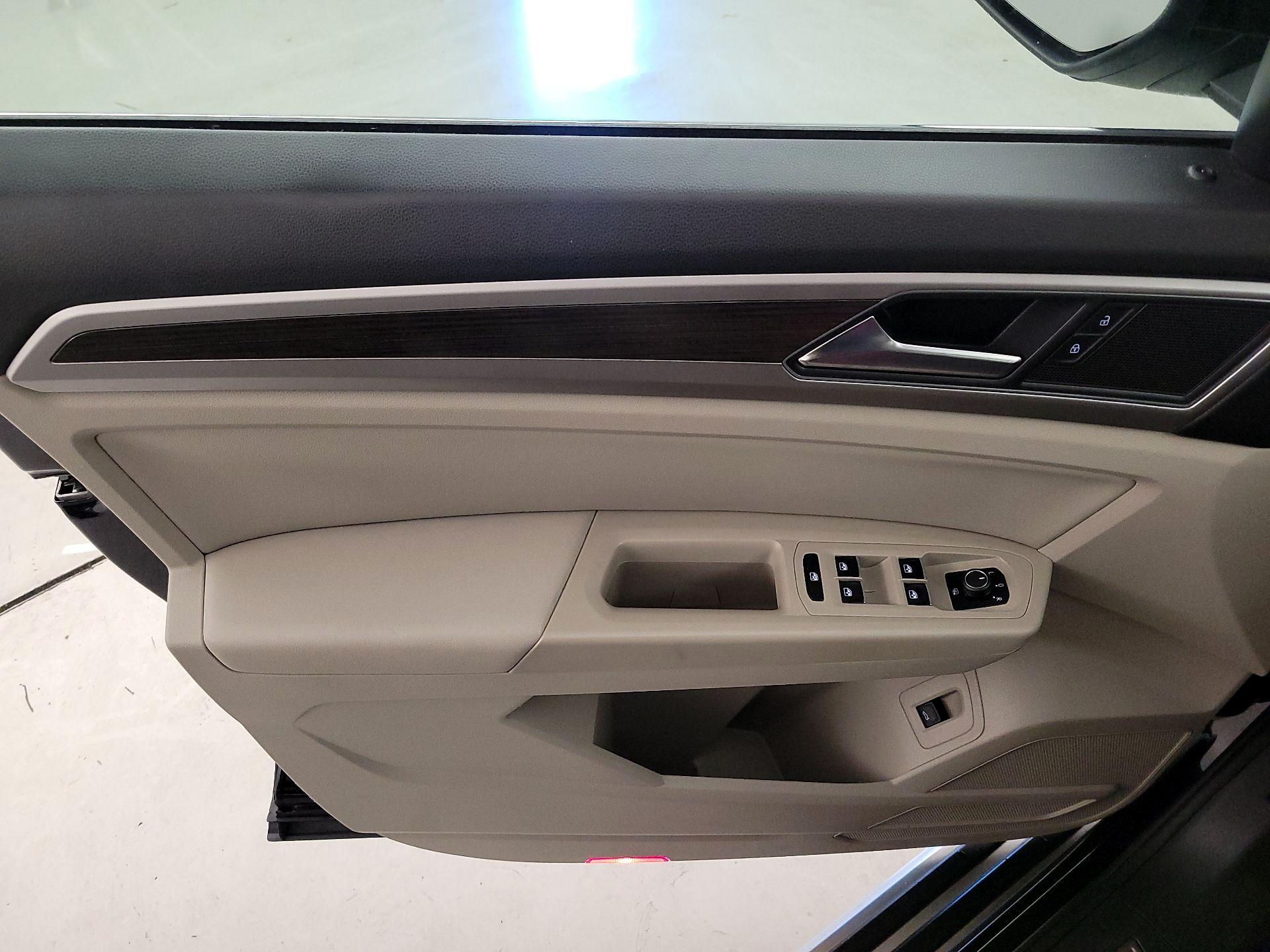 Thumbnail: 2019 Volkswagen Atlas - 12