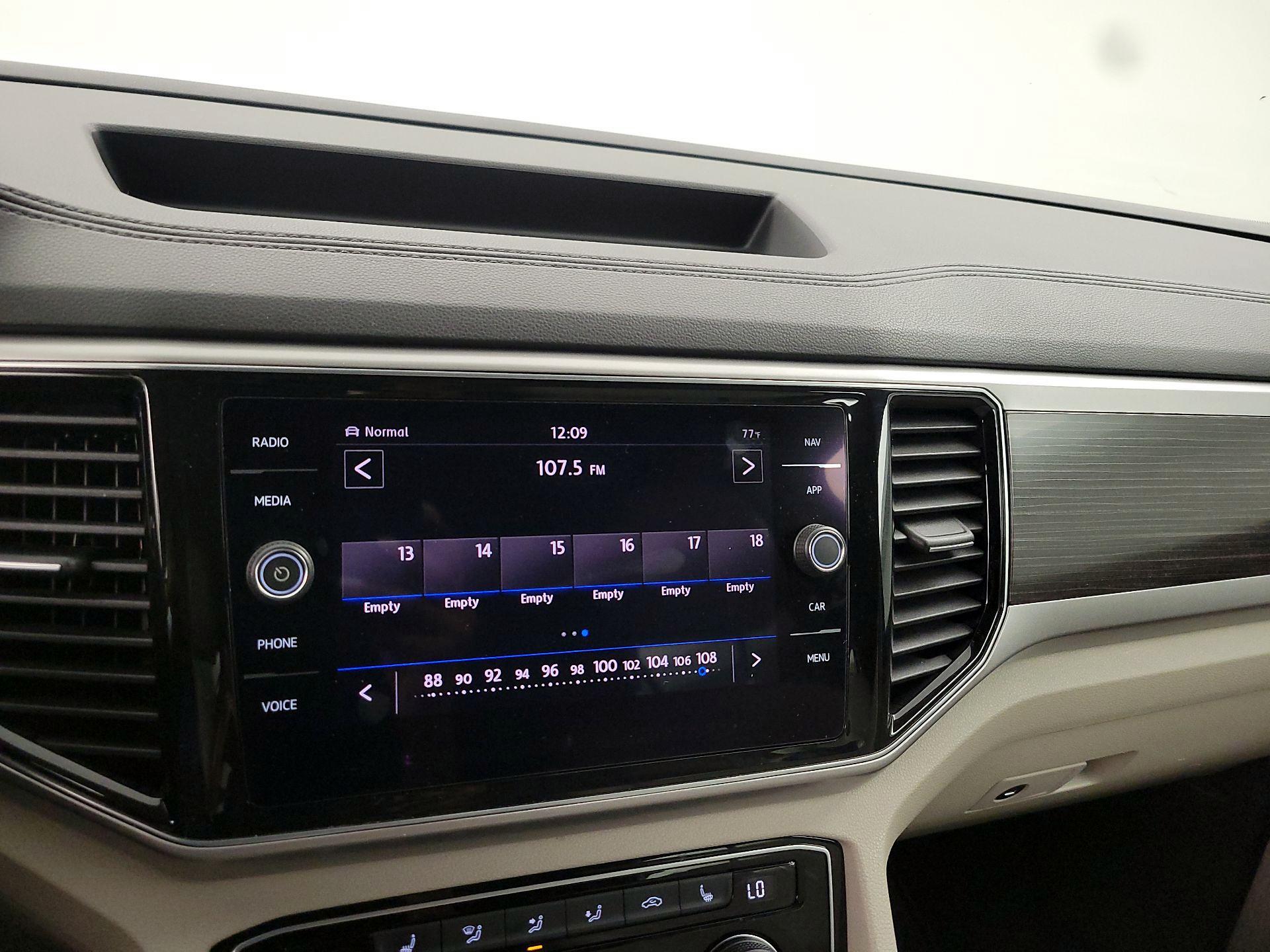 Thumbnail: 2019 Volkswagen Atlas - 16