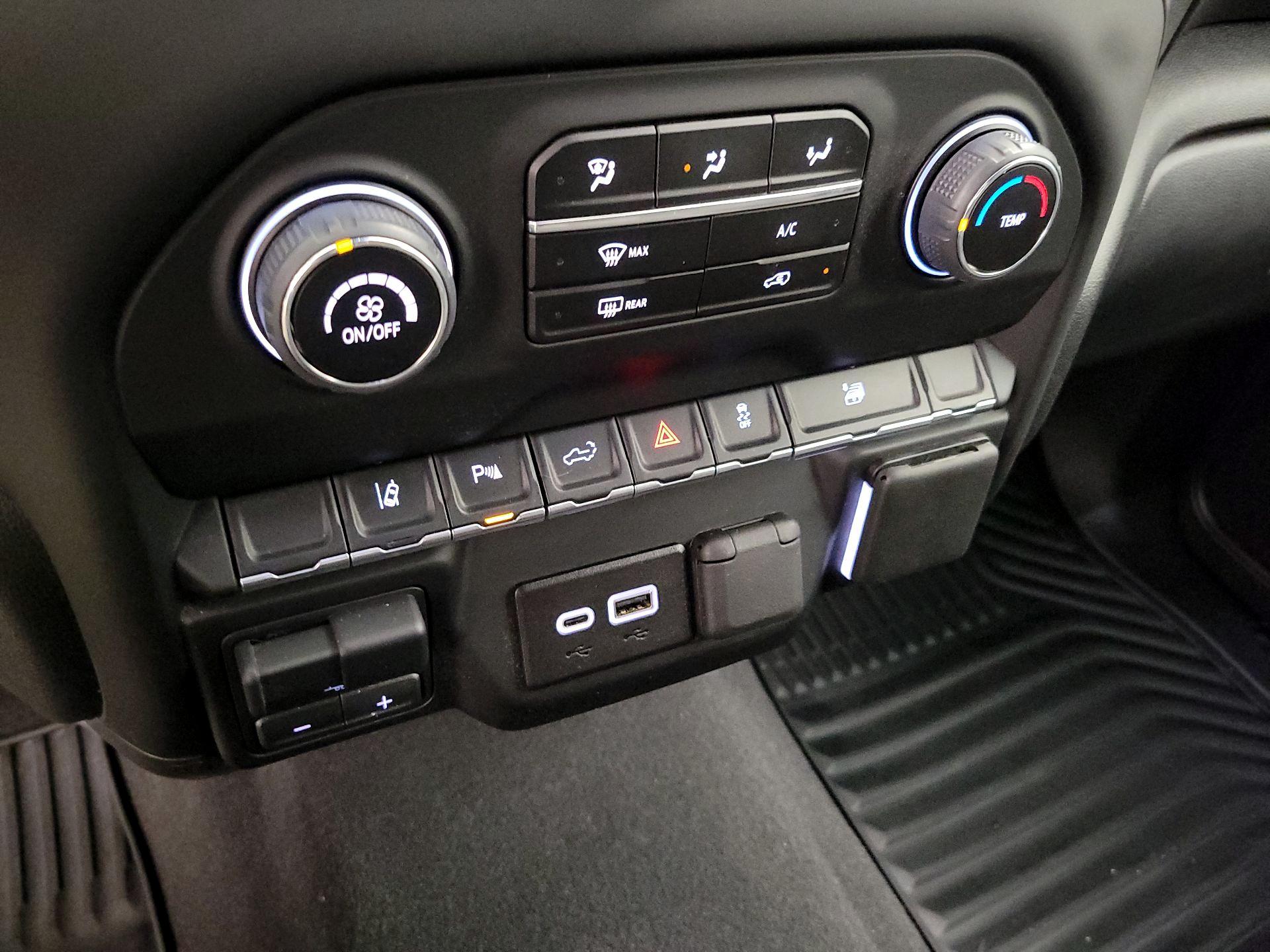 Thumbnail: 2024 Chevrolet Silverado 2500 - 16