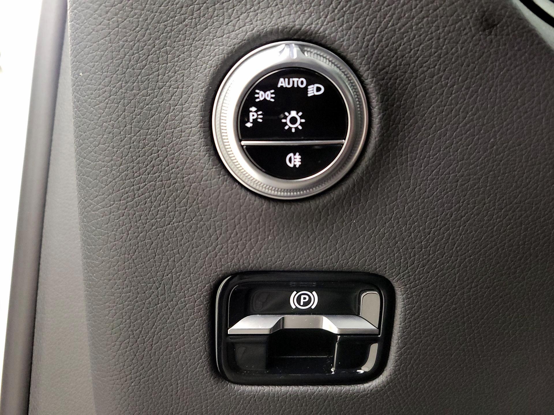 Thumbnail: 2024 Mercedes-Benz GLC - 13