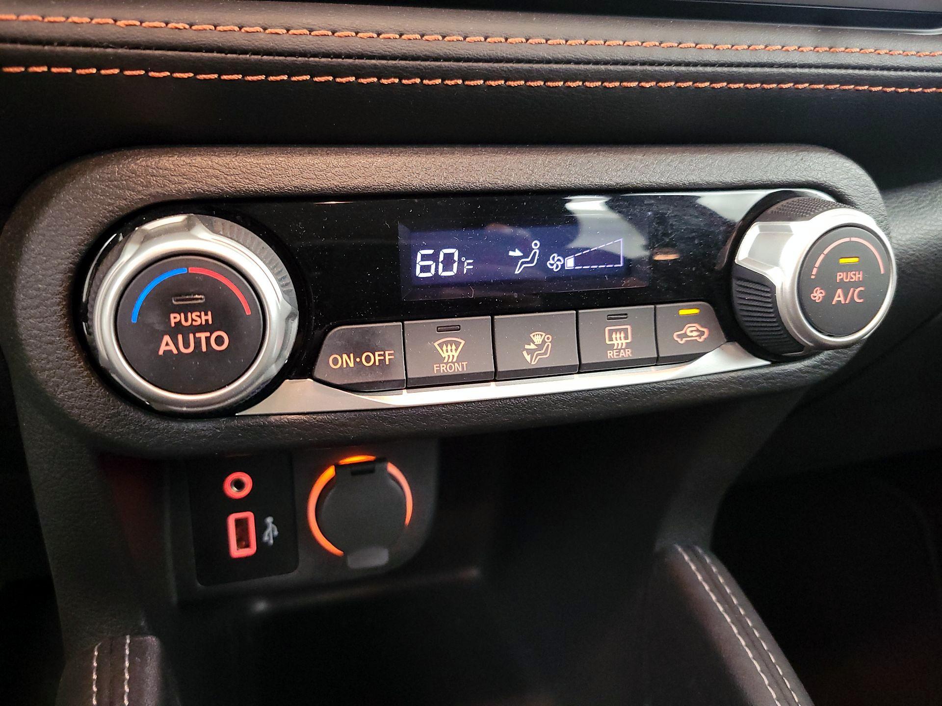 Thumbnail: 2020 Nissan Kicks - 16