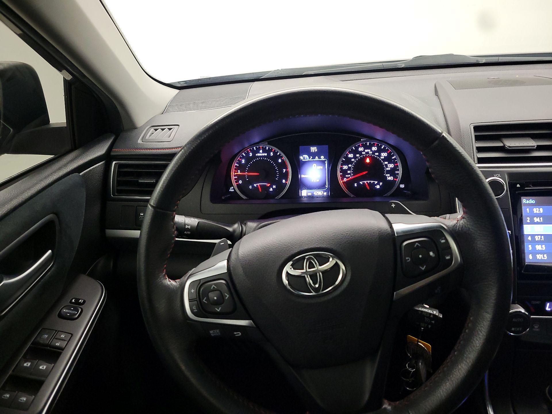 Thumbnail: 2017 Toyota Camry - 10