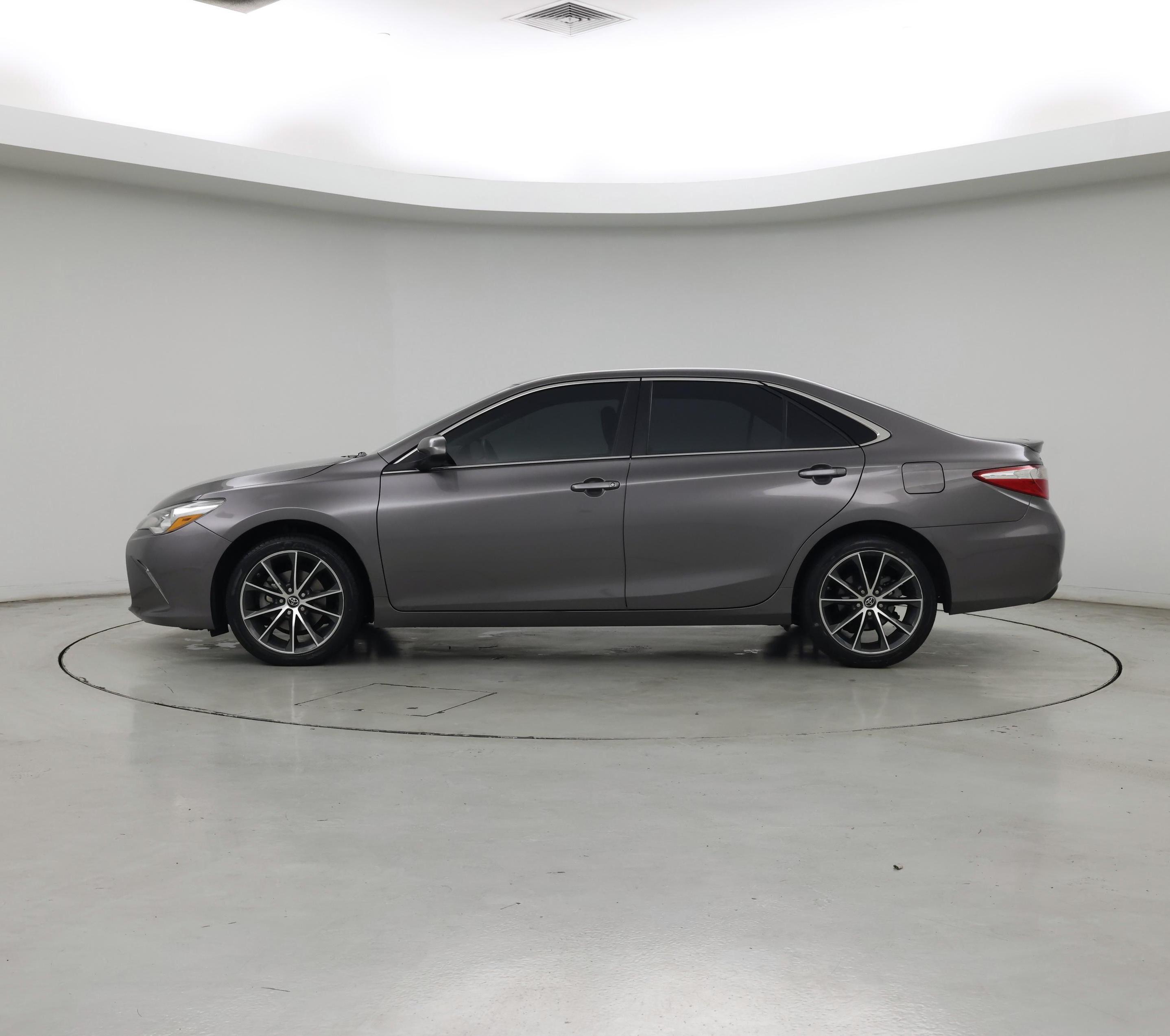Thumbnail: 2017 Toyota Camry - 3