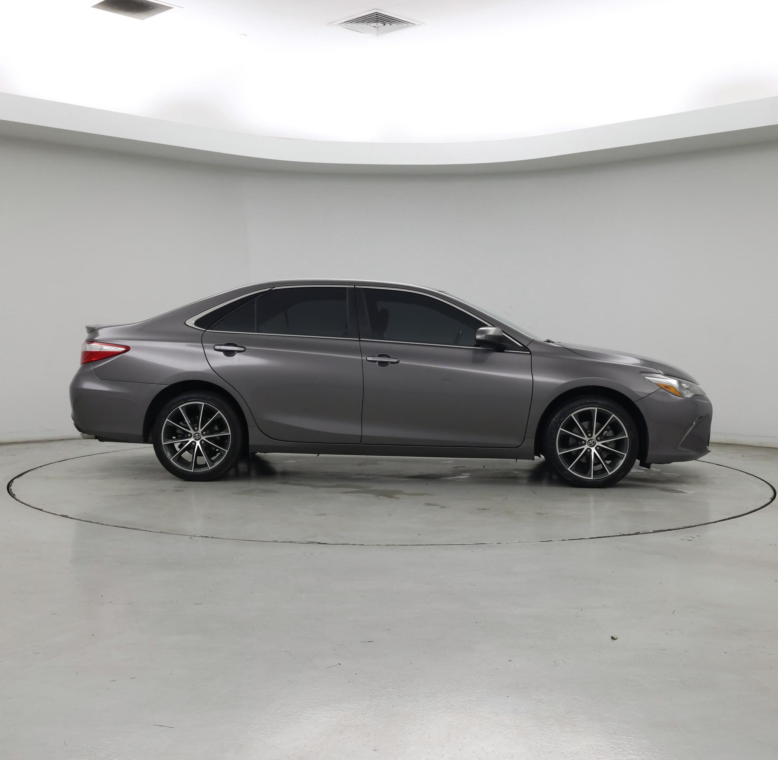 Thumbnail: 2017 Toyota Camry - 7