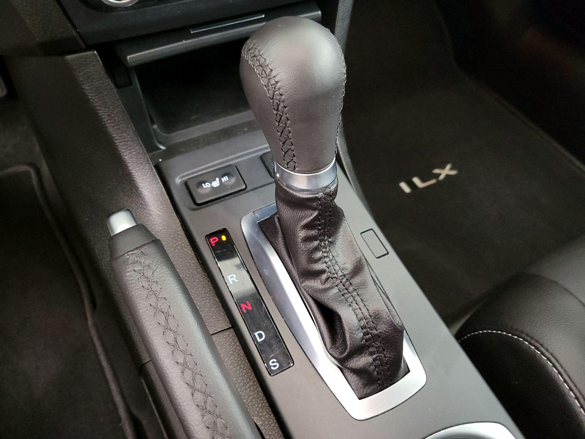 Thumbnail: 2020 Acura ILX - 17