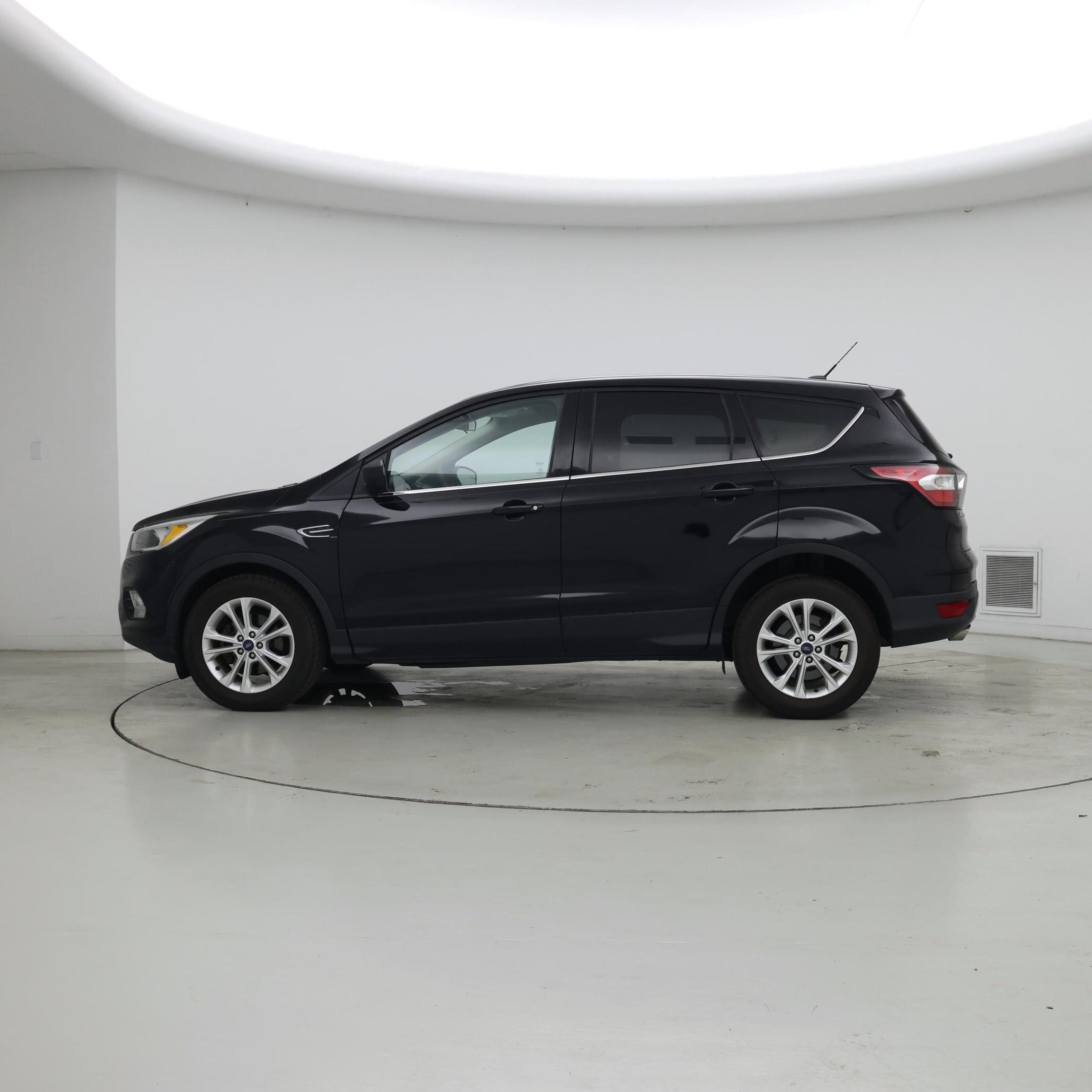 Thumbnail: 2017 Ford Escape - 3