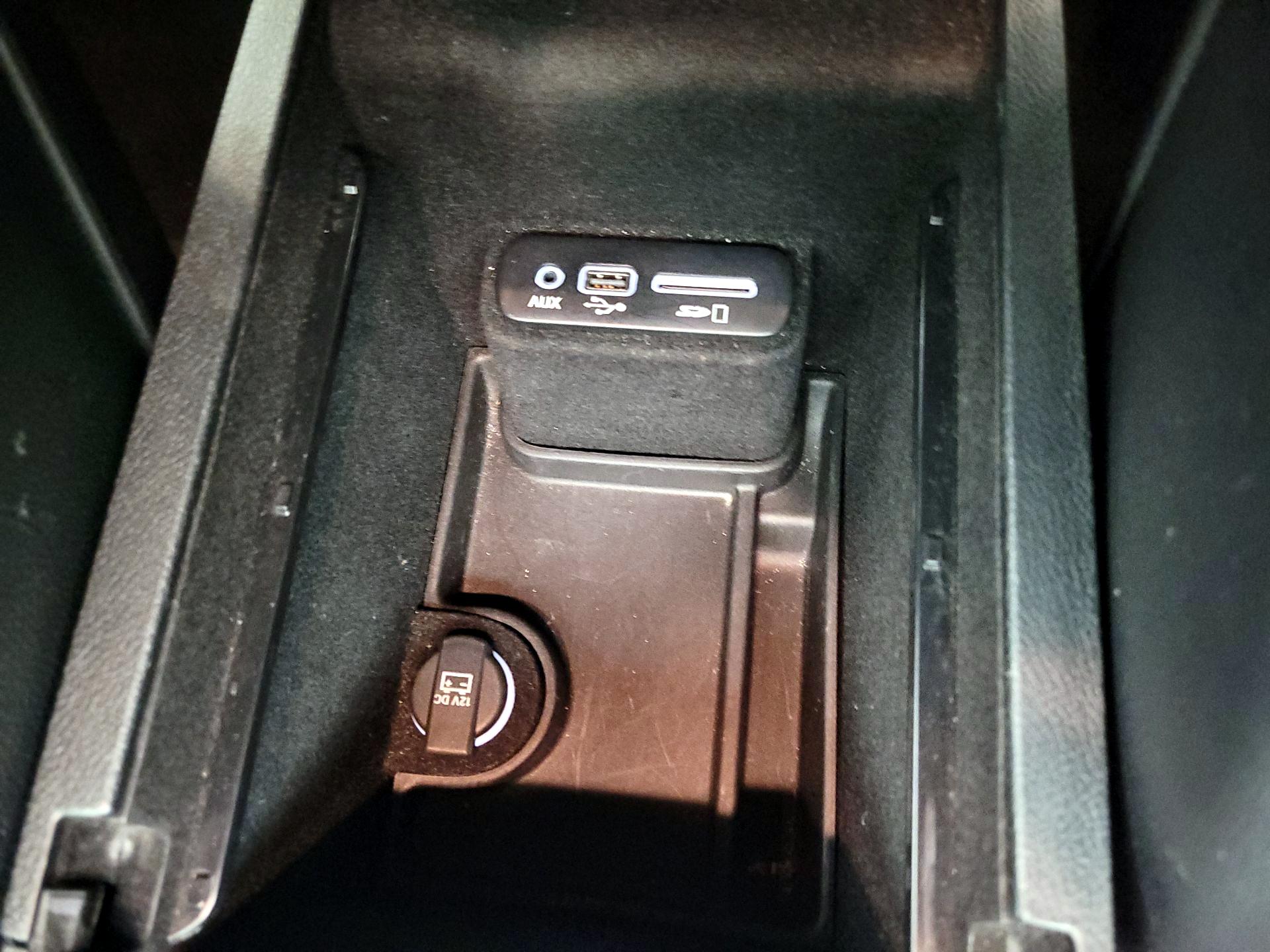 Thumbnail: 2015 Dodge Charger - 17