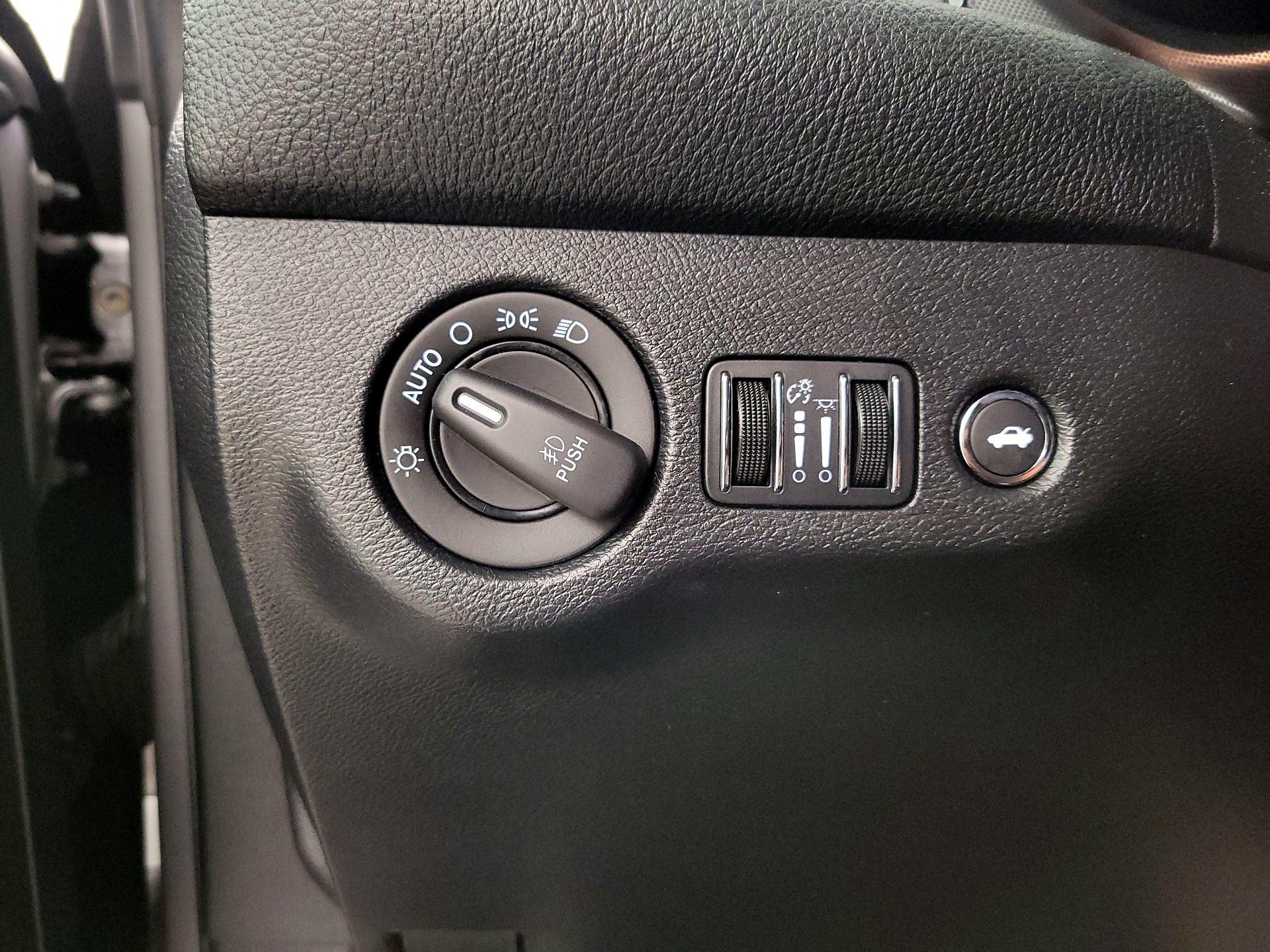 Thumbnail: 2015 Dodge Challenger - 13