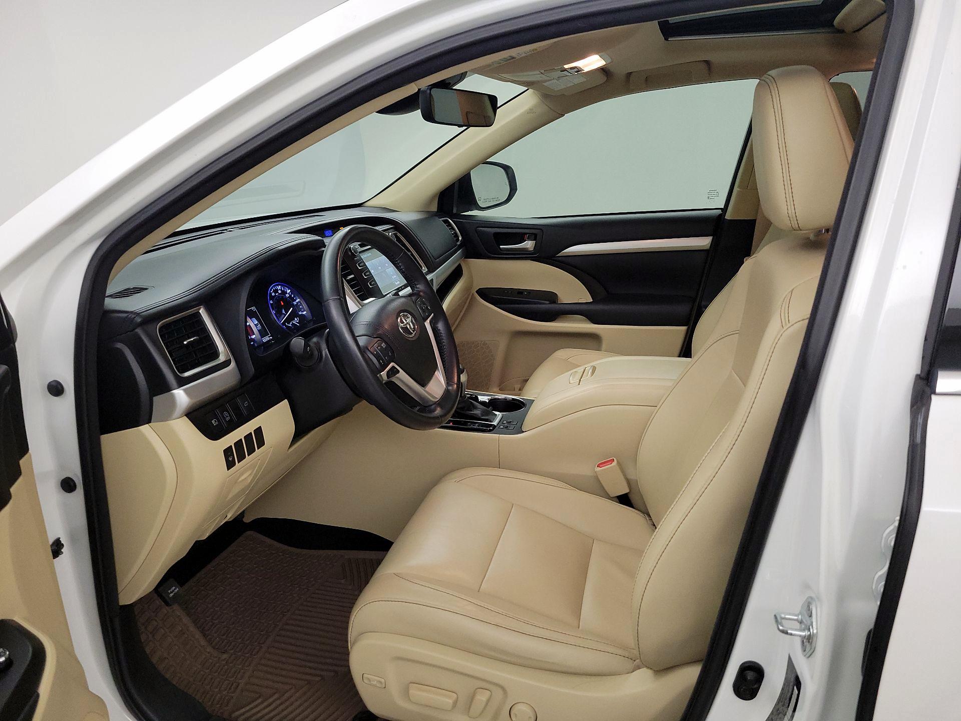 Thumbnail: 2017 Toyota Highlander - 11