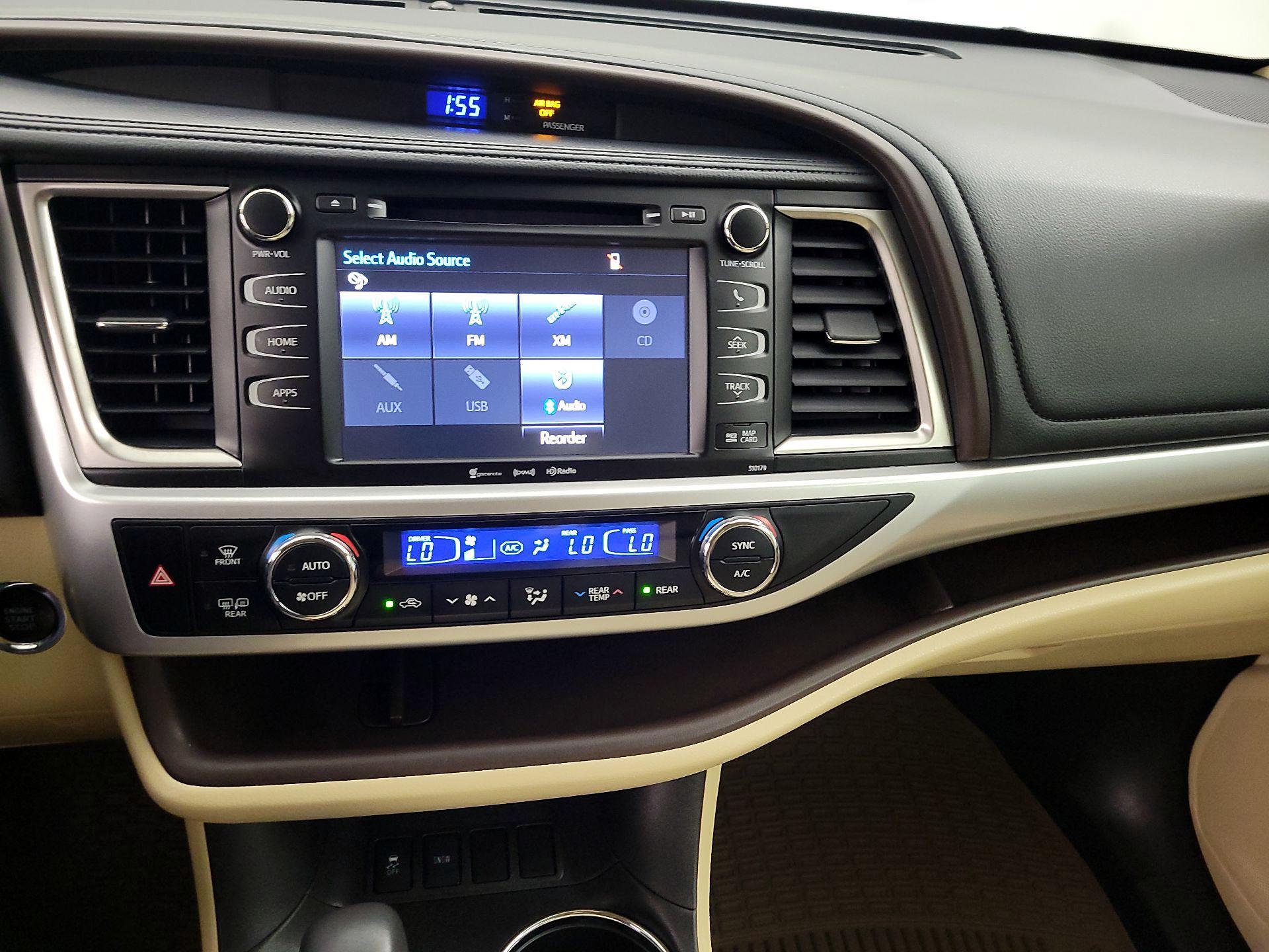 Thumbnail: 2017 Toyota Highlander - 16