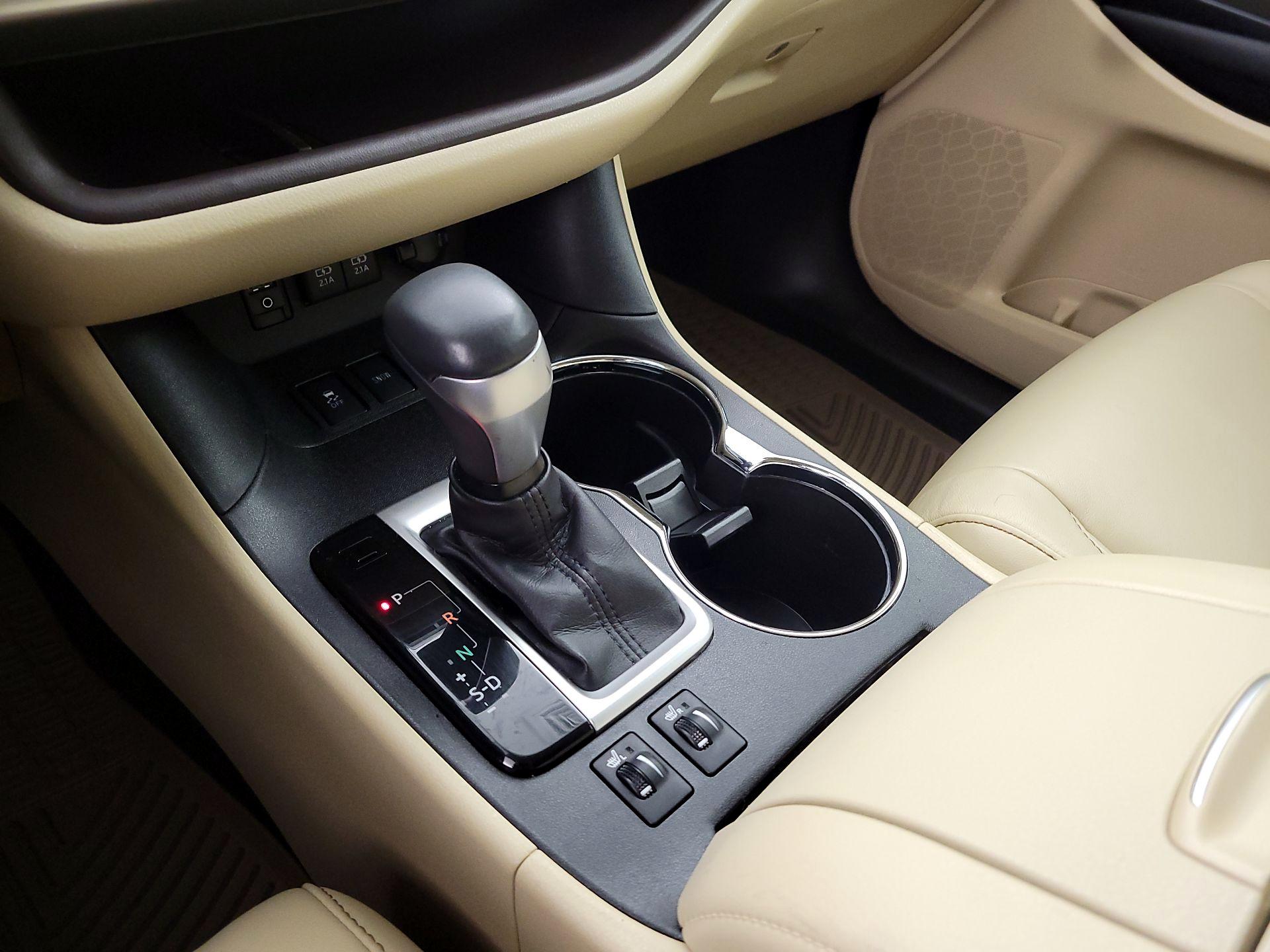 Thumbnail: 2017 Toyota Highlander - 17