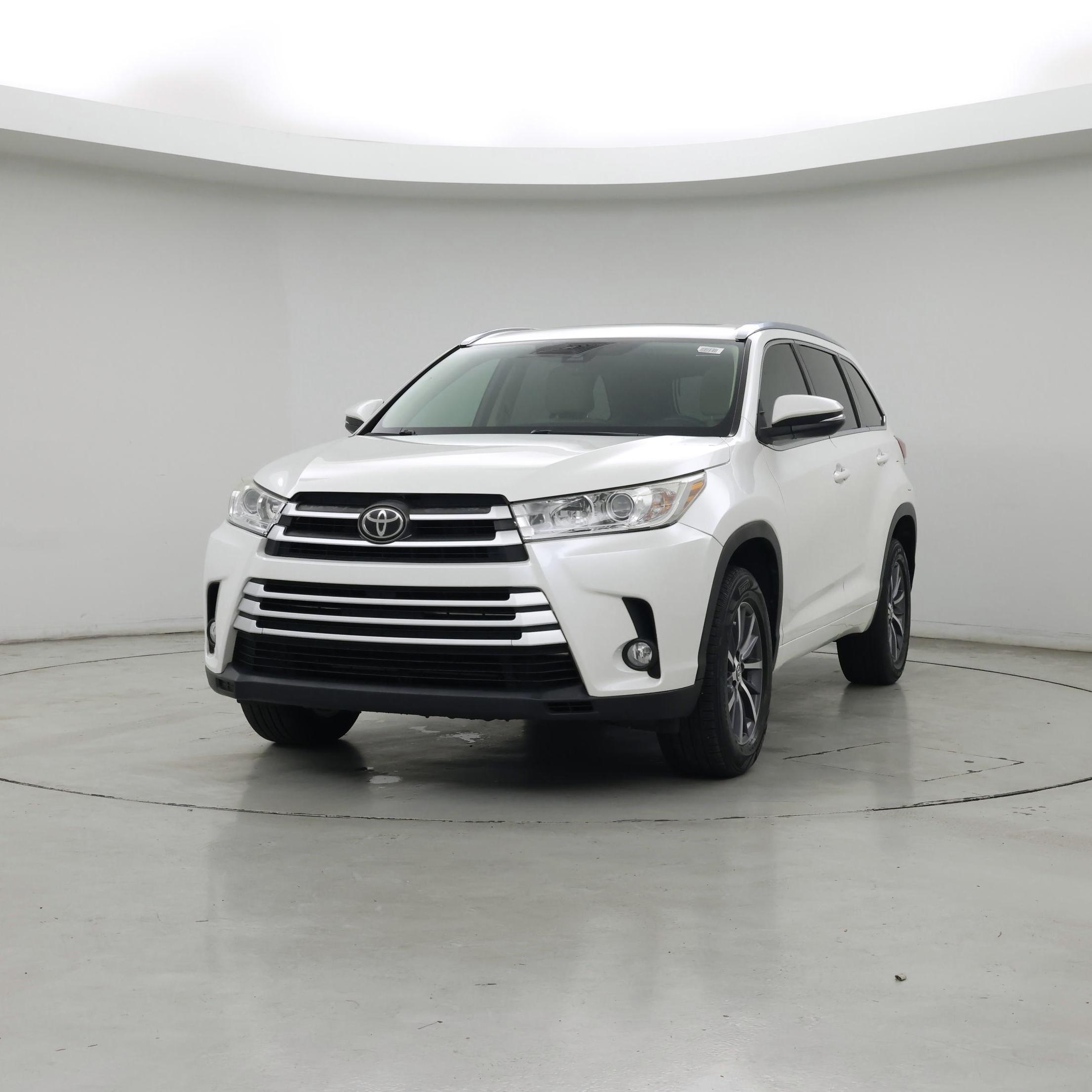 Thumbnail: 2017 Toyota Highlander - 4