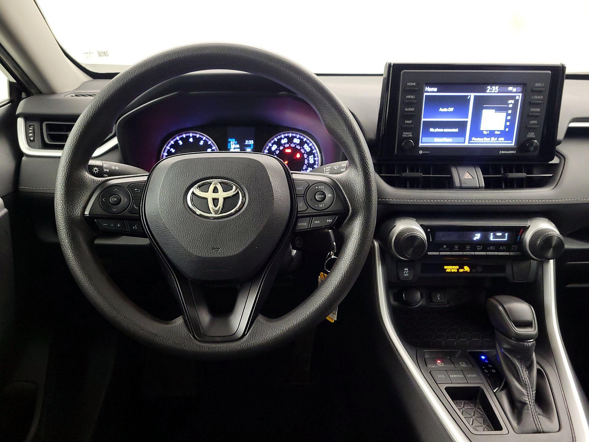 Thumbnail: 2020 Toyota RAV4 - 10