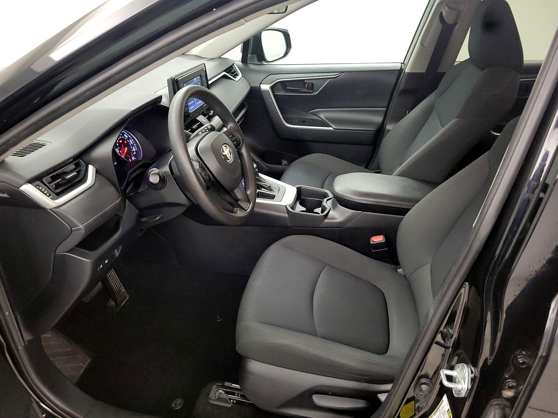 Thumbnail: 2020 Toyota RAV4 - 11