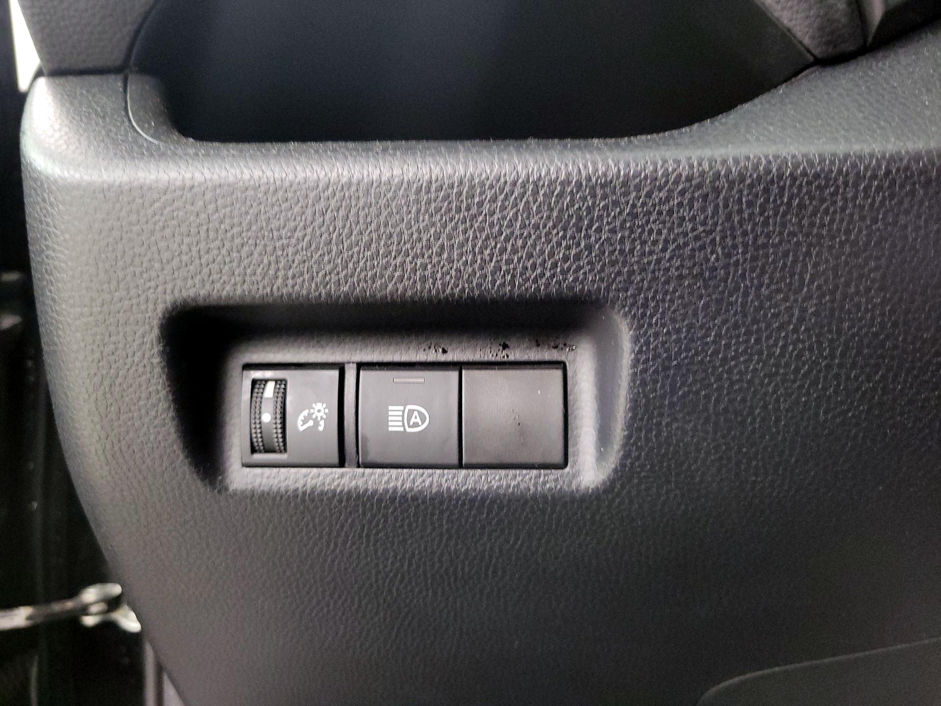 Thumbnail: 2020 Toyota RAV4 - 13