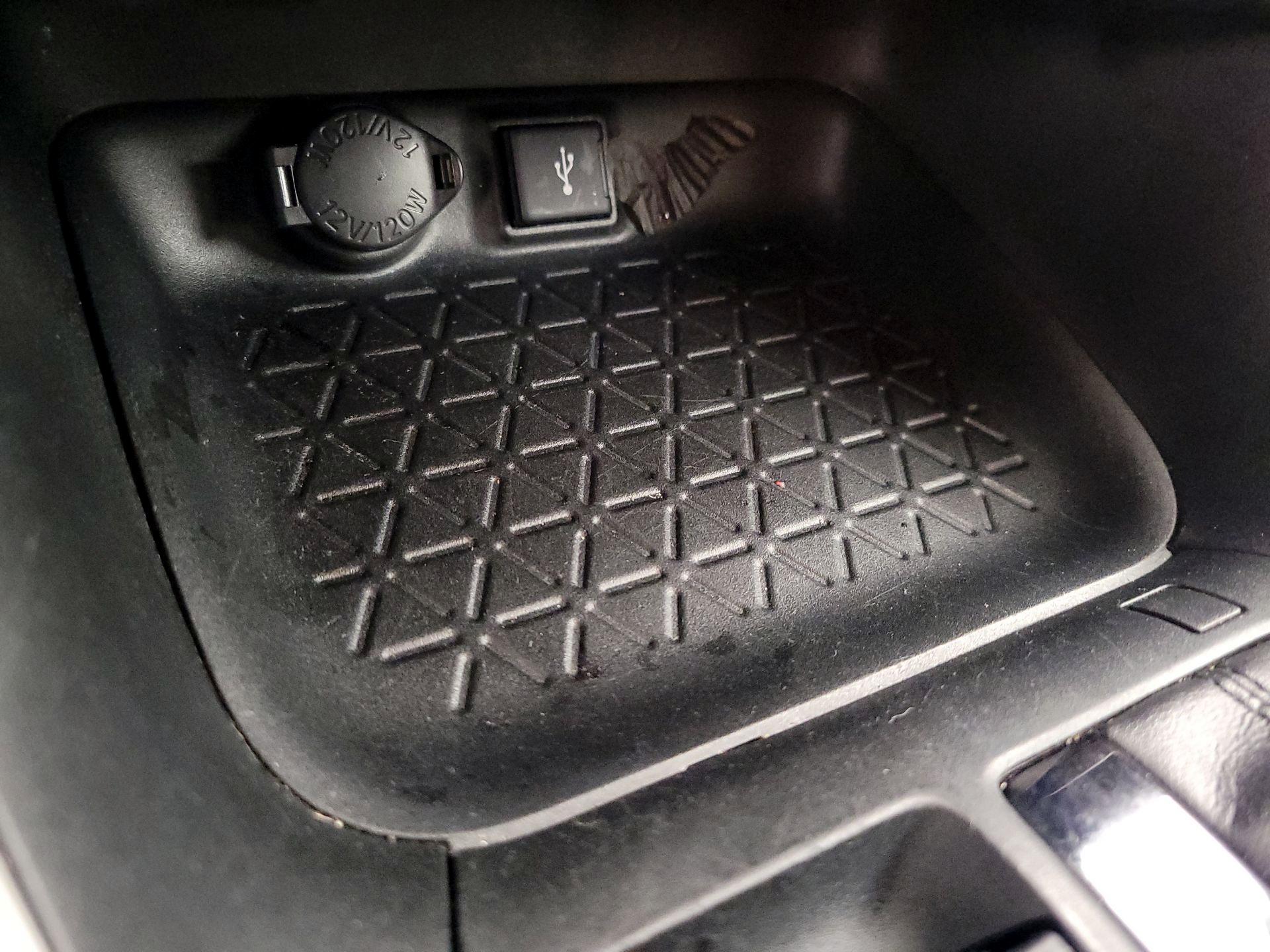 Thumbnail: 2020 Toyota RAV4 - 18