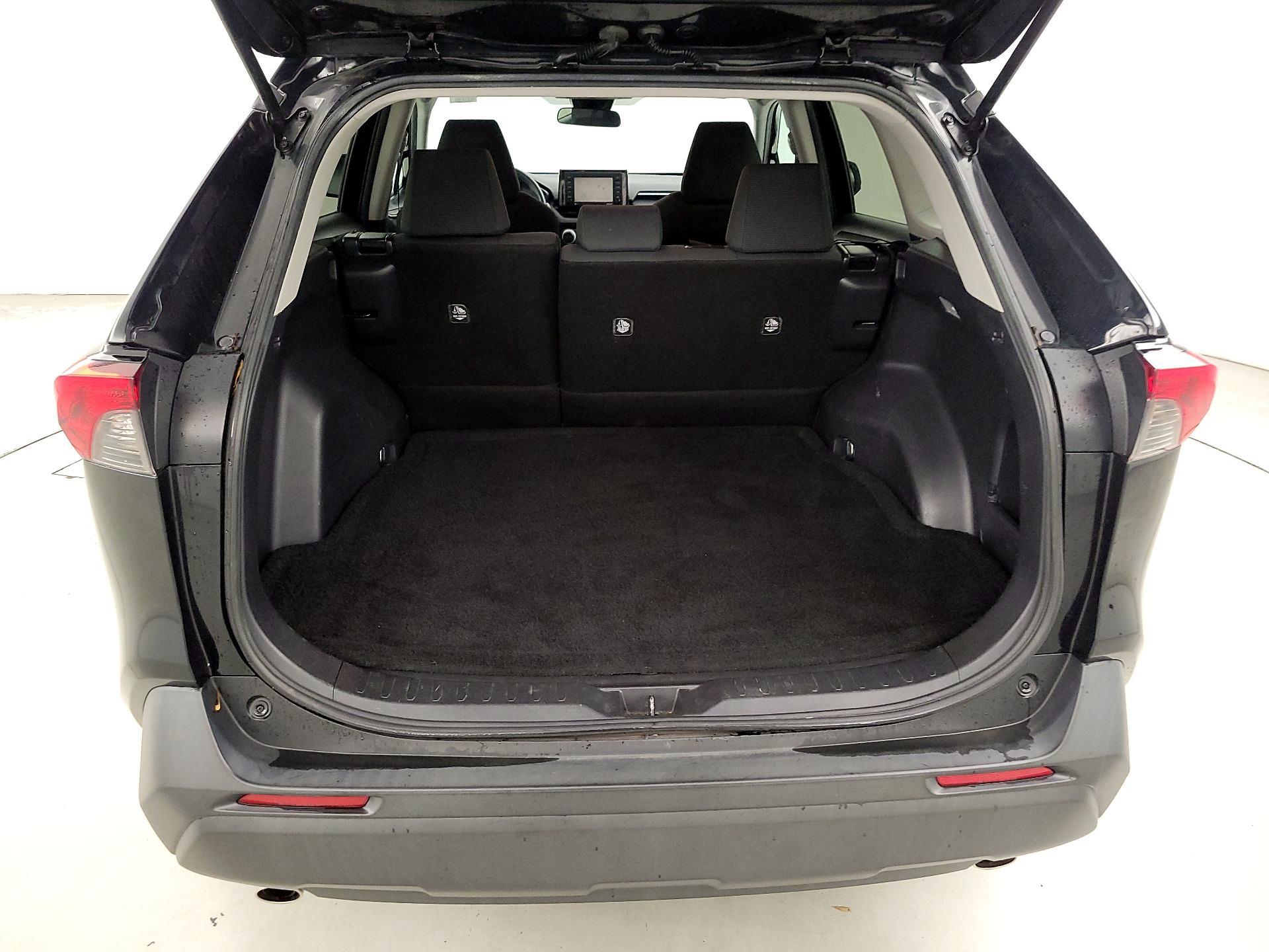 Thumbnail: 2020 Toyota RAV4 - 20