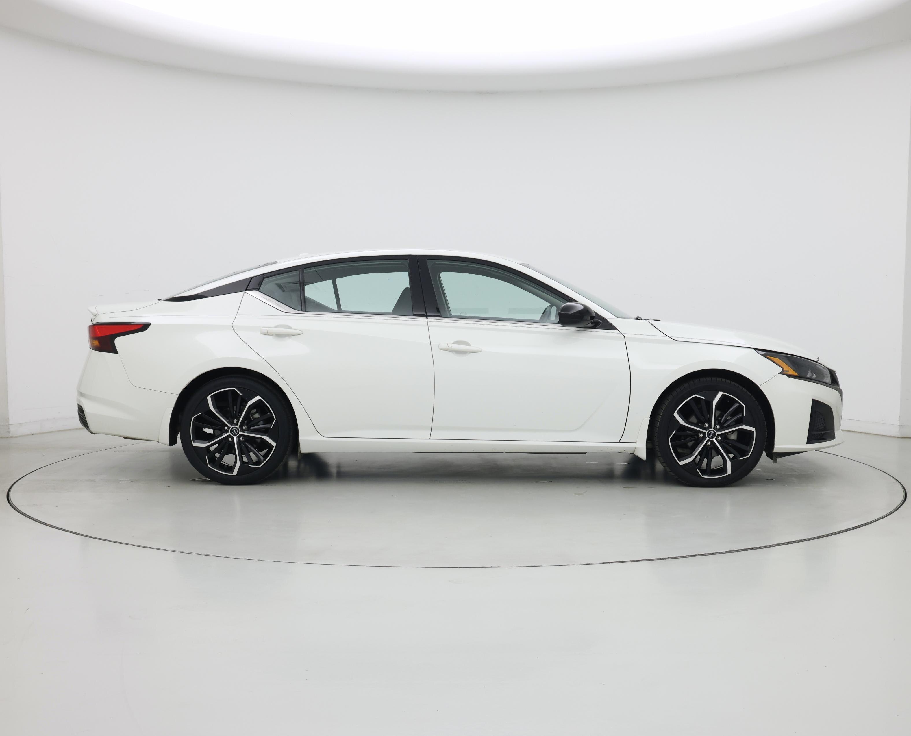 Thumbnail: 2023 Nissan Altima - 7