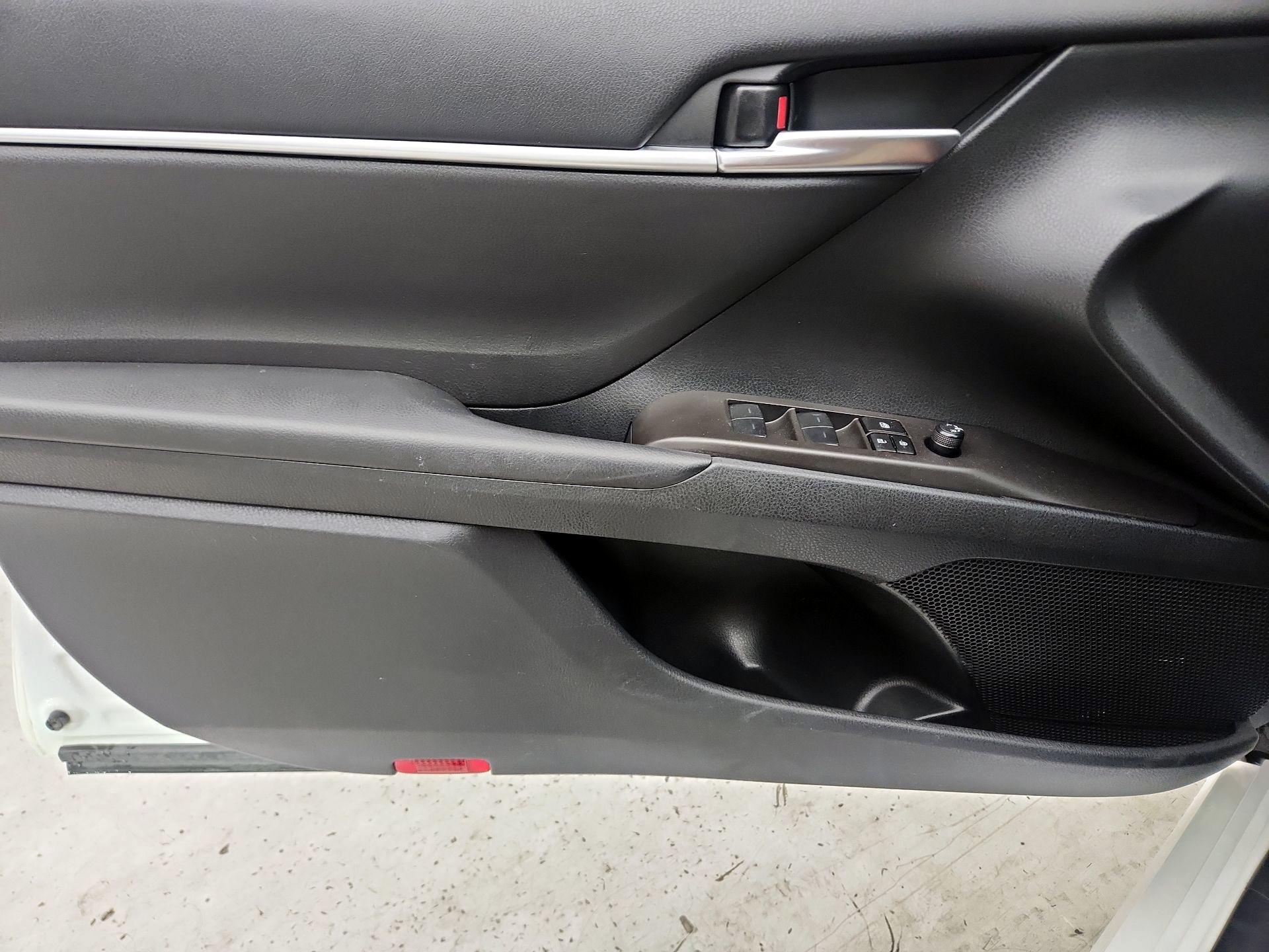 Thumbnail: 2023 Toyota Camry - 12