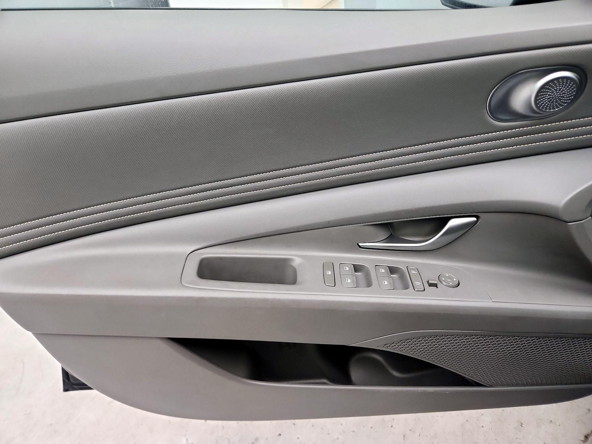 Thumbnail: 2025 Hyundai Elantra - 12