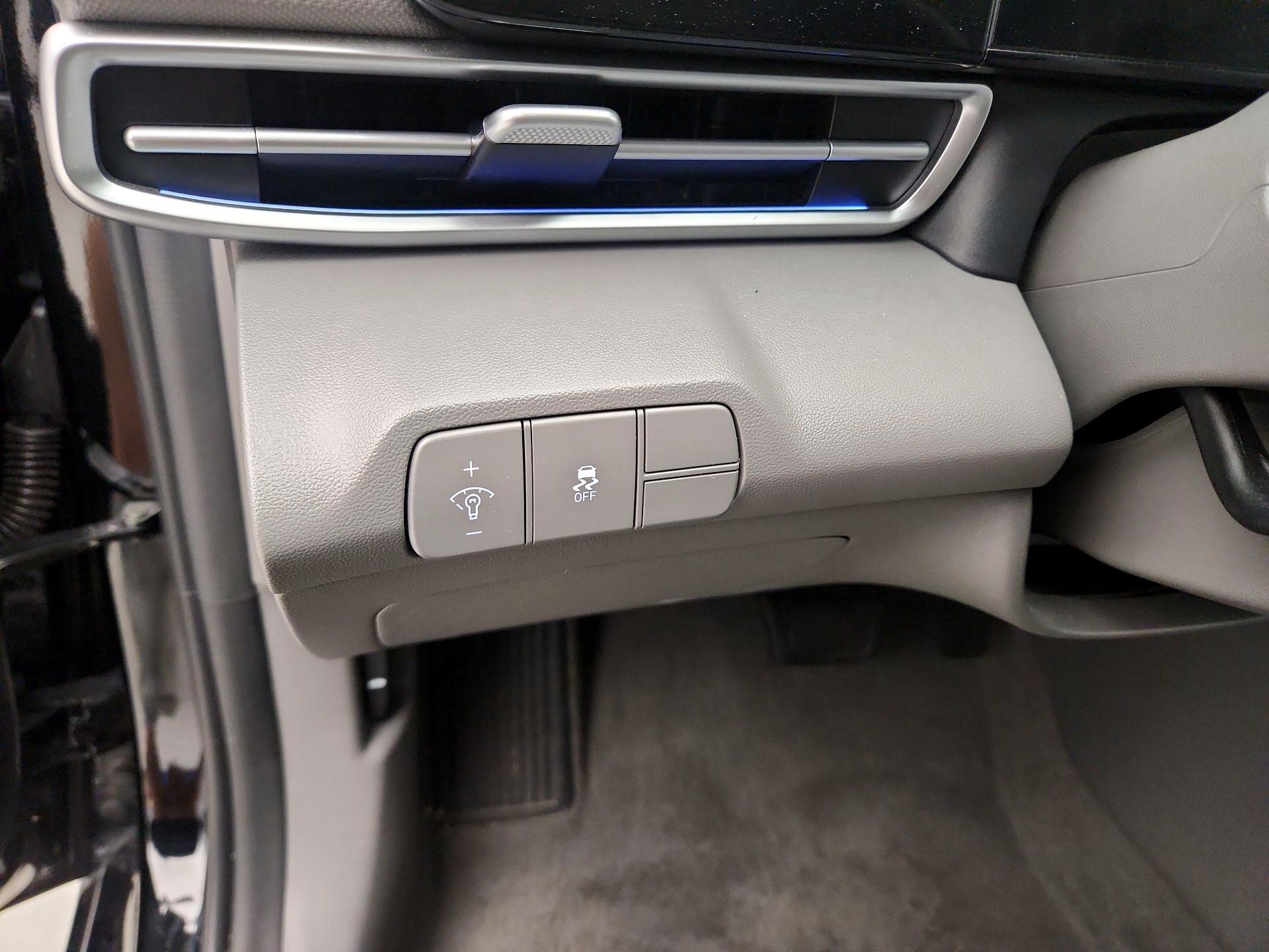 Thumbnail: 2025 Hyundai Elantra - 13