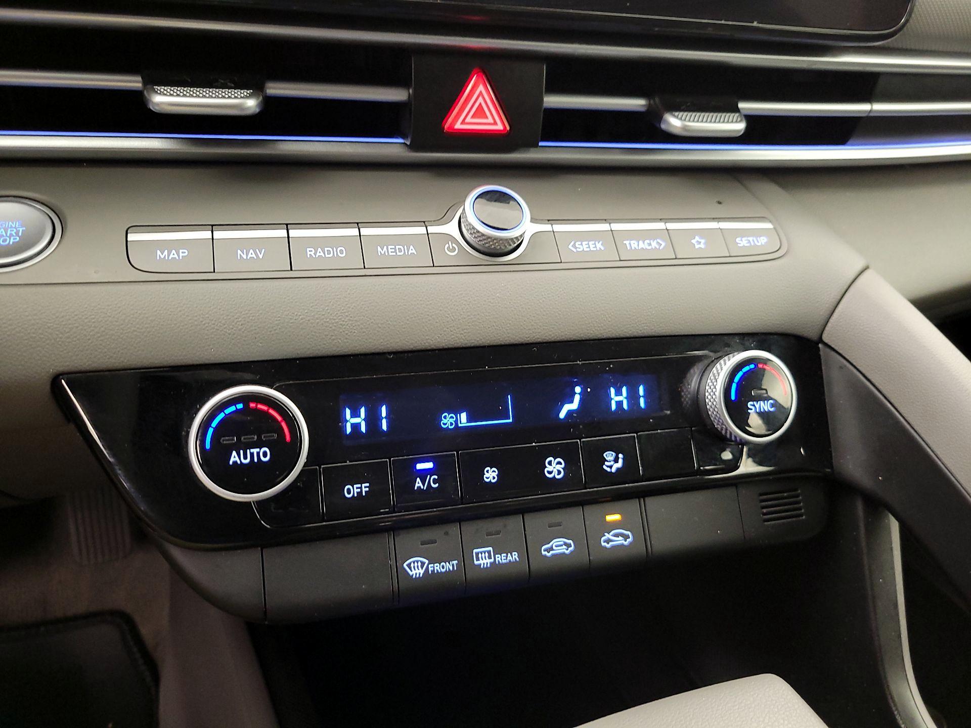 Thumbnail: 2024 Hyundai Elantra - 17