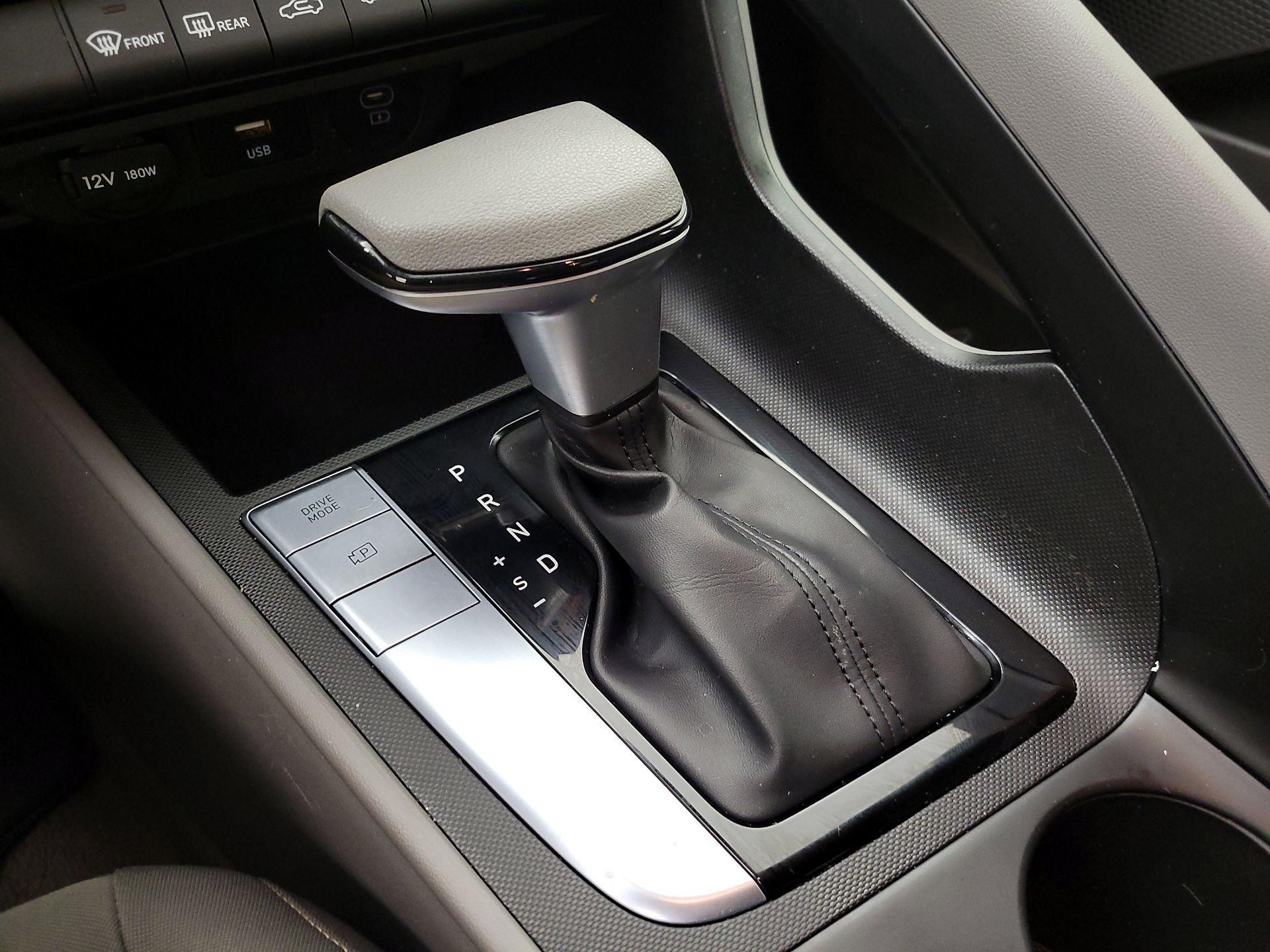 Thumbnail: 2024 Hyundai Elantra - 18