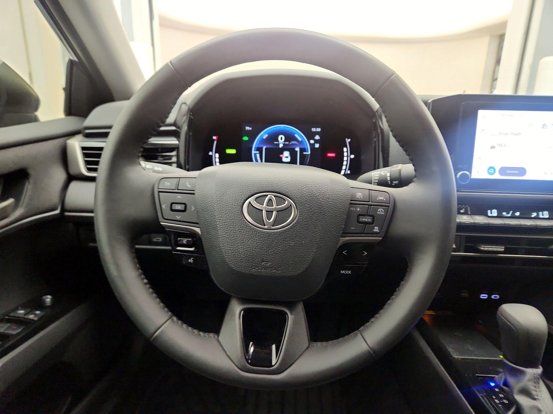 Thumbnail: 2025 Toyota Camry - 10