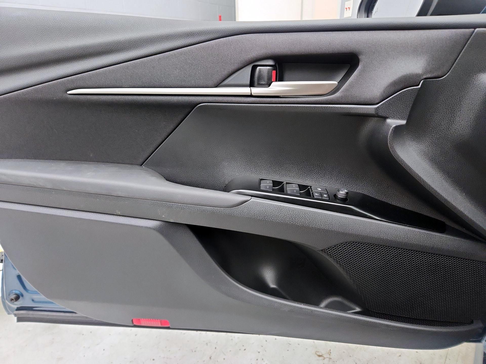 Thumbnail: 2025 Toyota Camry - 12