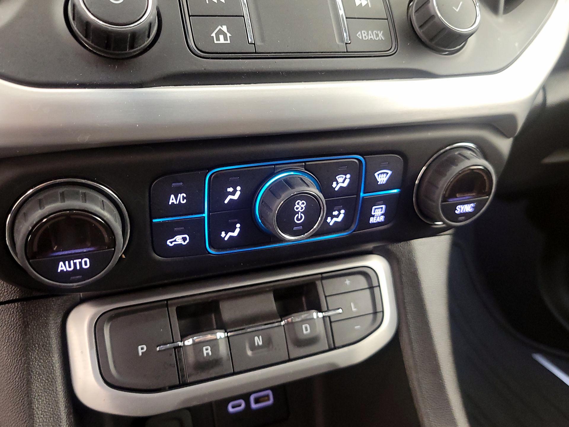 Thumbnail: 2022 GMC Acadia - 16