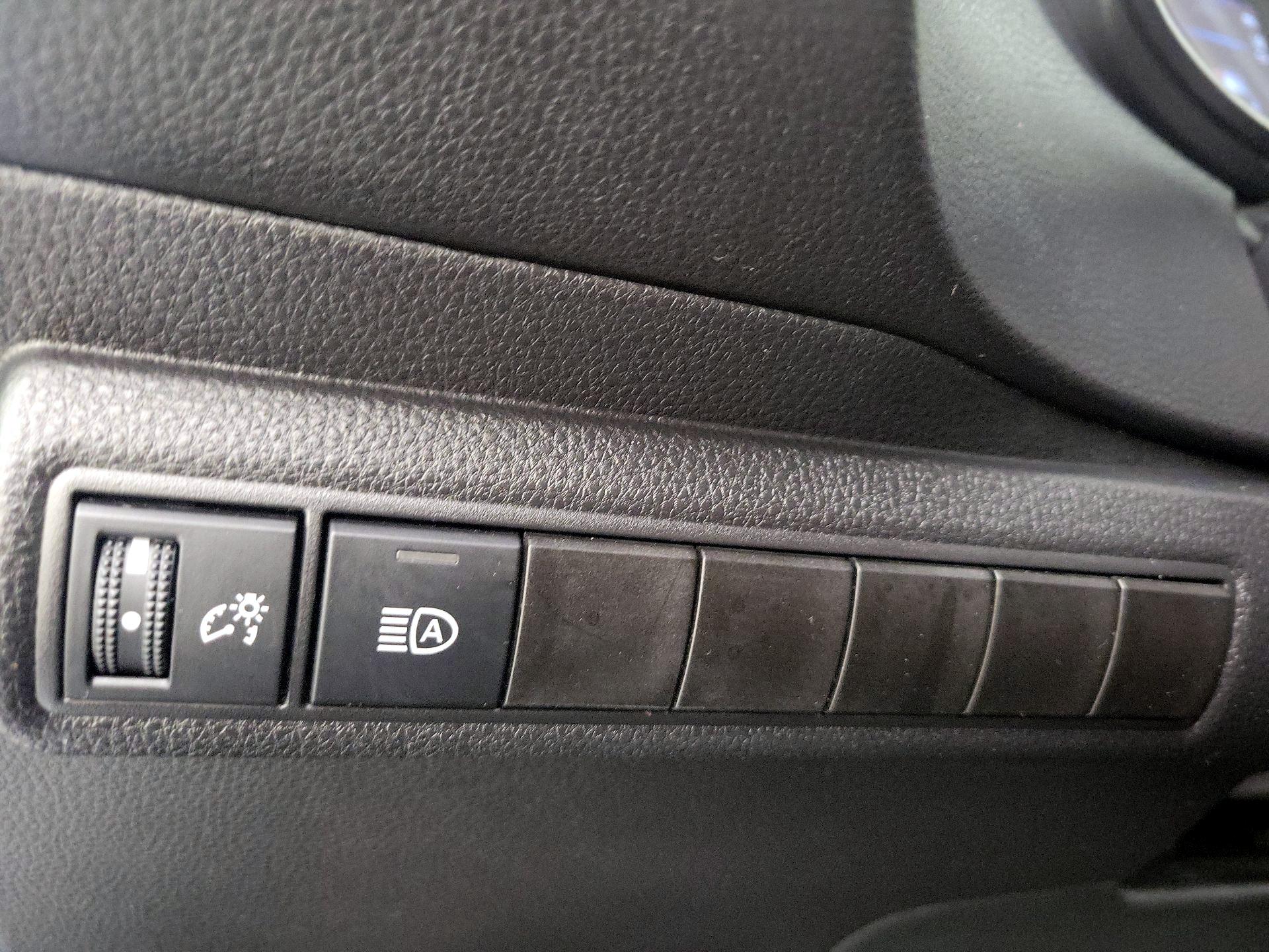 Thumbnail: 2025 Toyota Corolla - 13