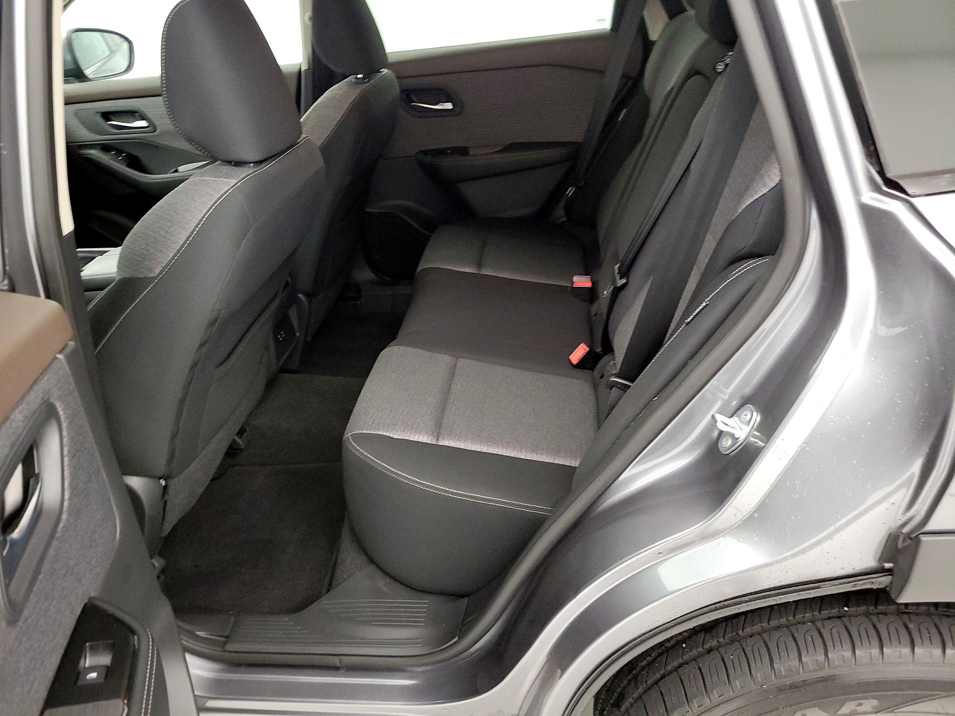 Thumbnail: 2022 Nissan Rogue - 19