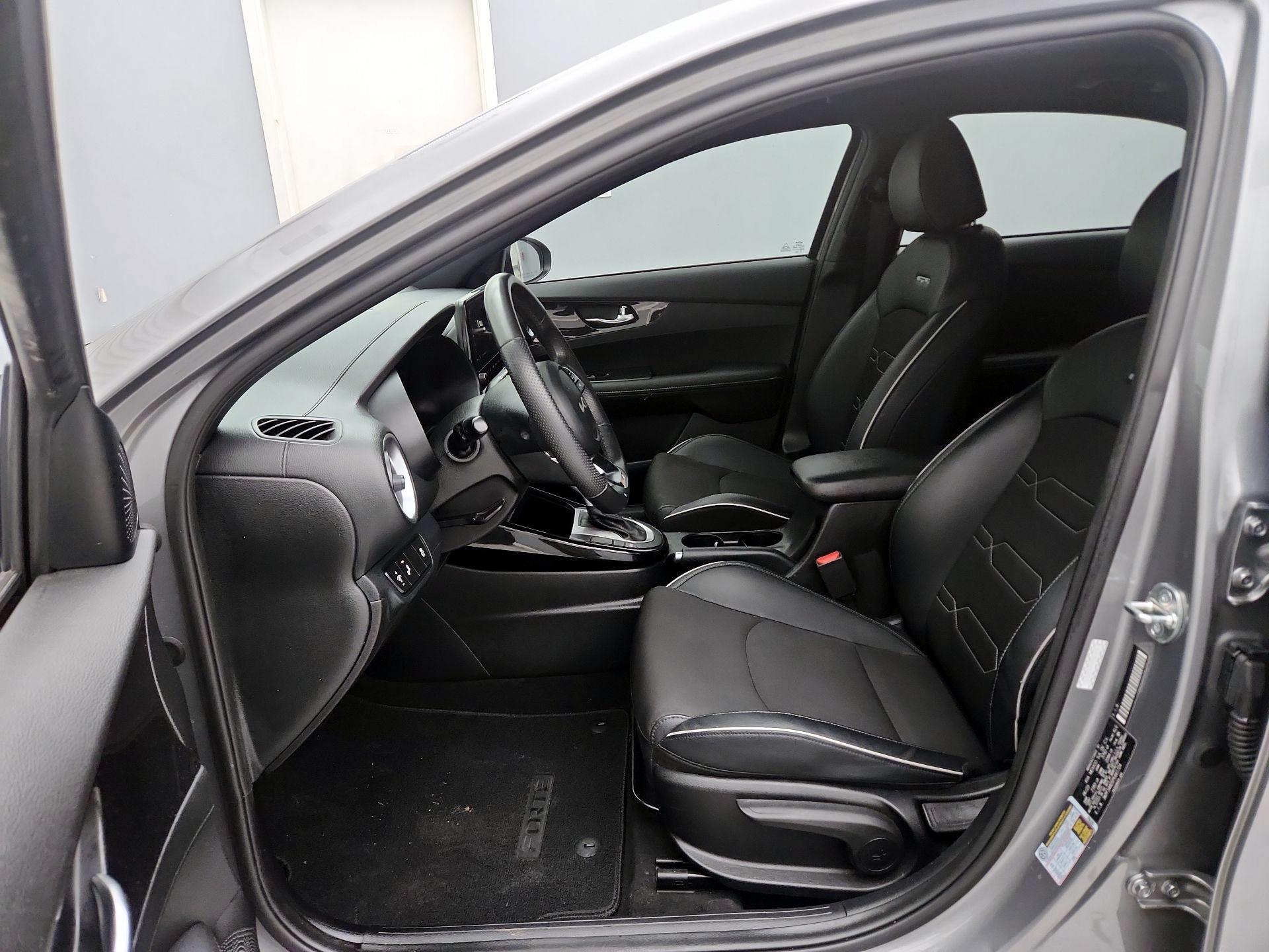 Thumbnail: 2023 Kia Forte - 11