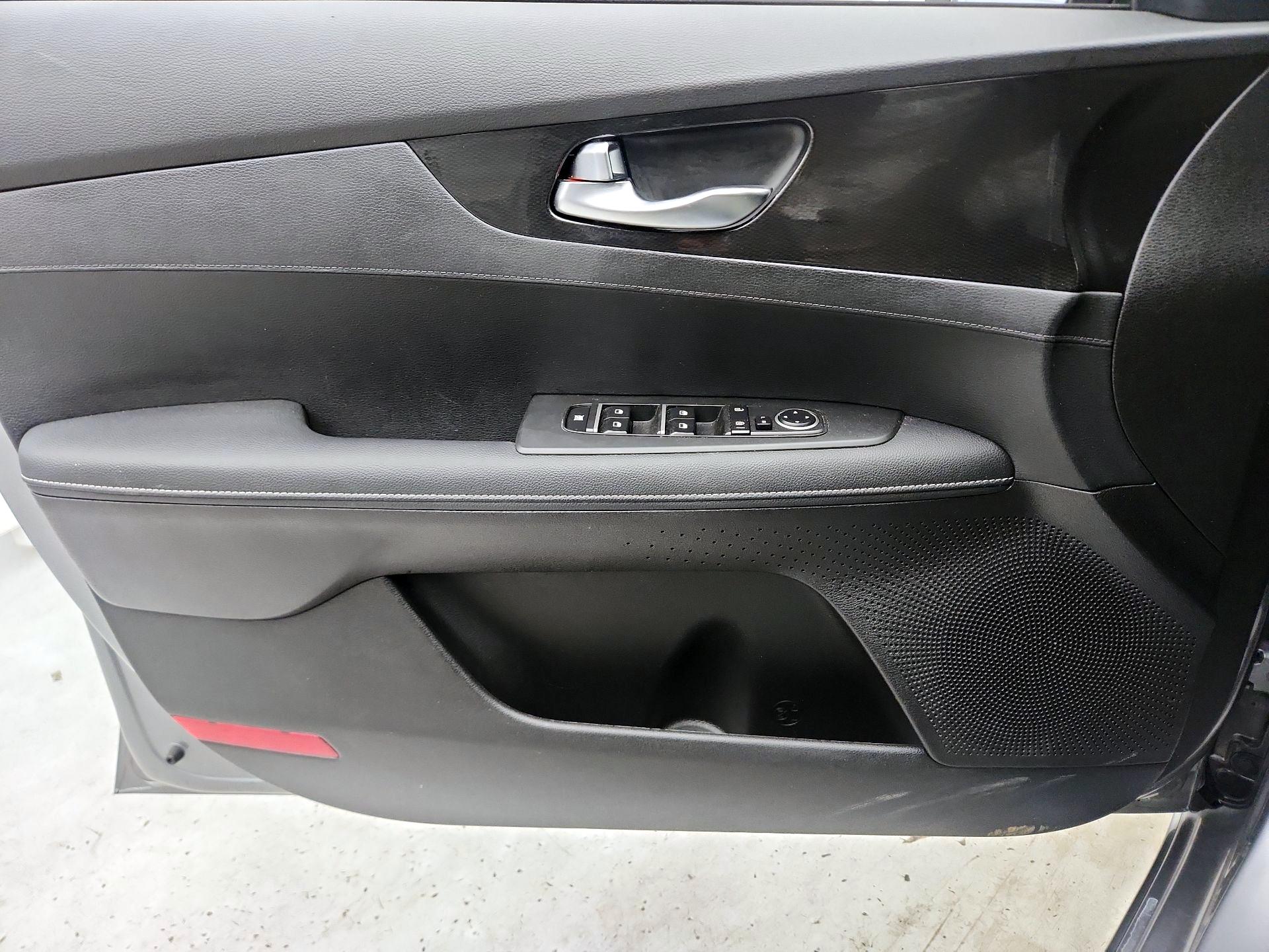 Thumbnail: 2023 Kia Forte - 12