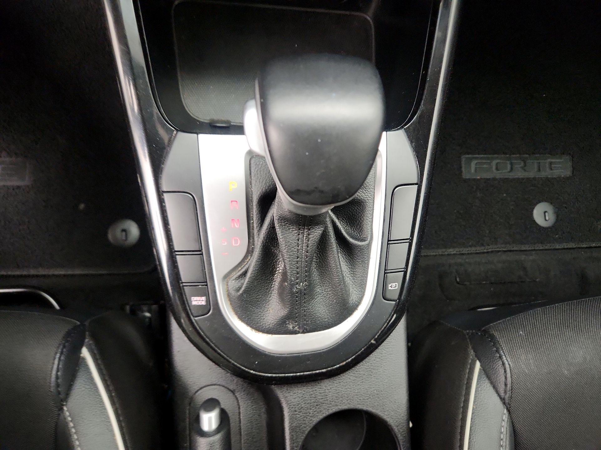 Thumbnail: 2023 Kia Forte - 18