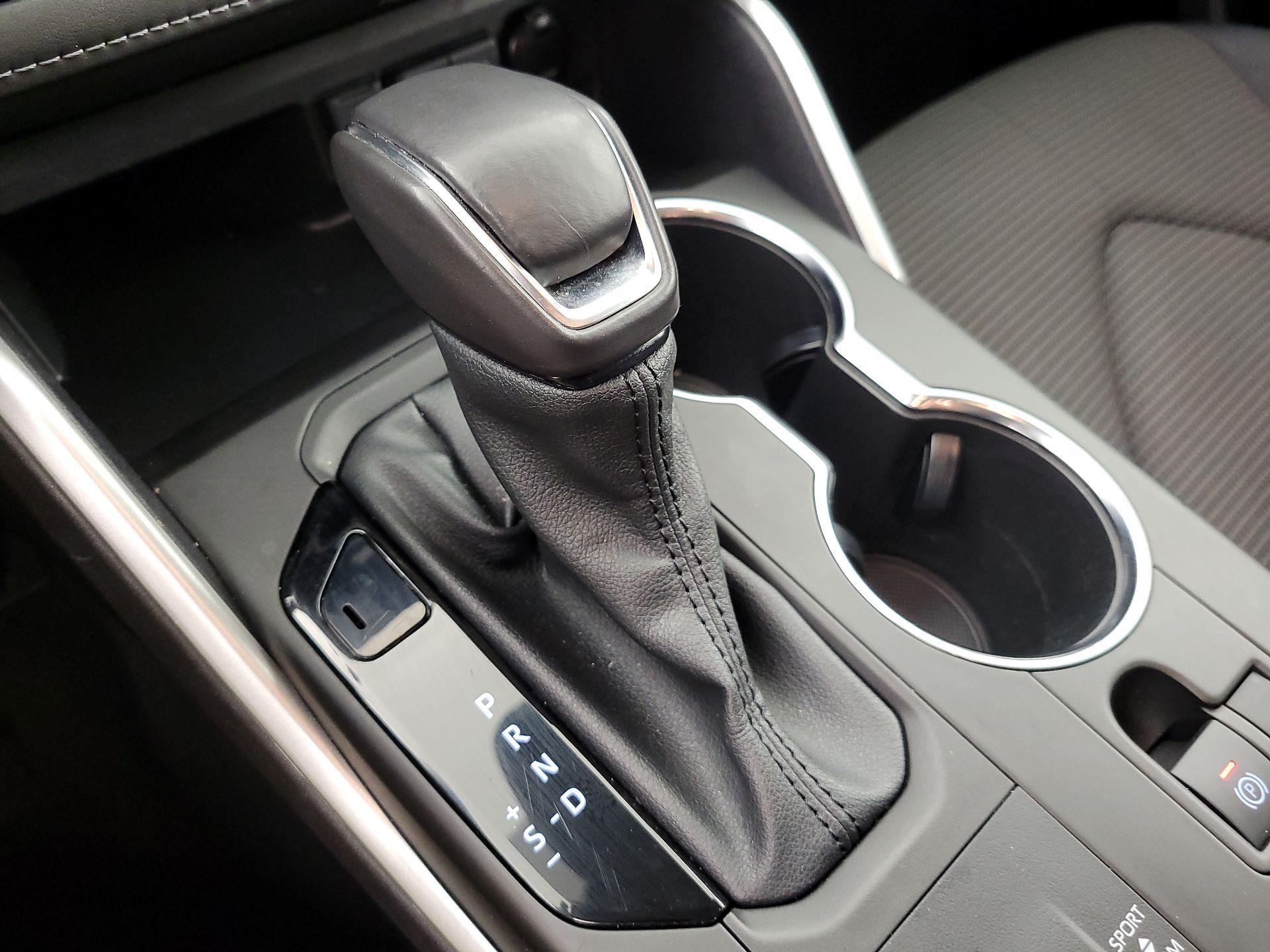 Thumbnail: 2021 Toyota Highlander - 18