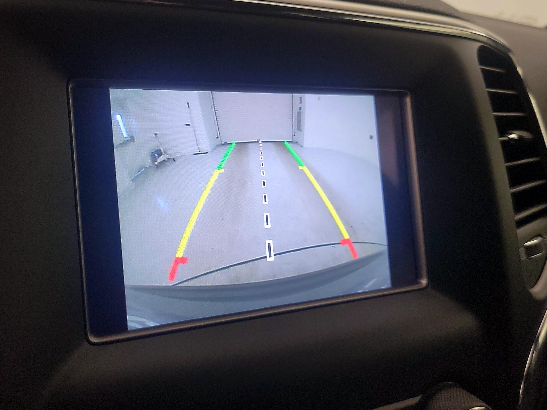 Thumbnail: 2021 Jeep Grand Cherokee - 14