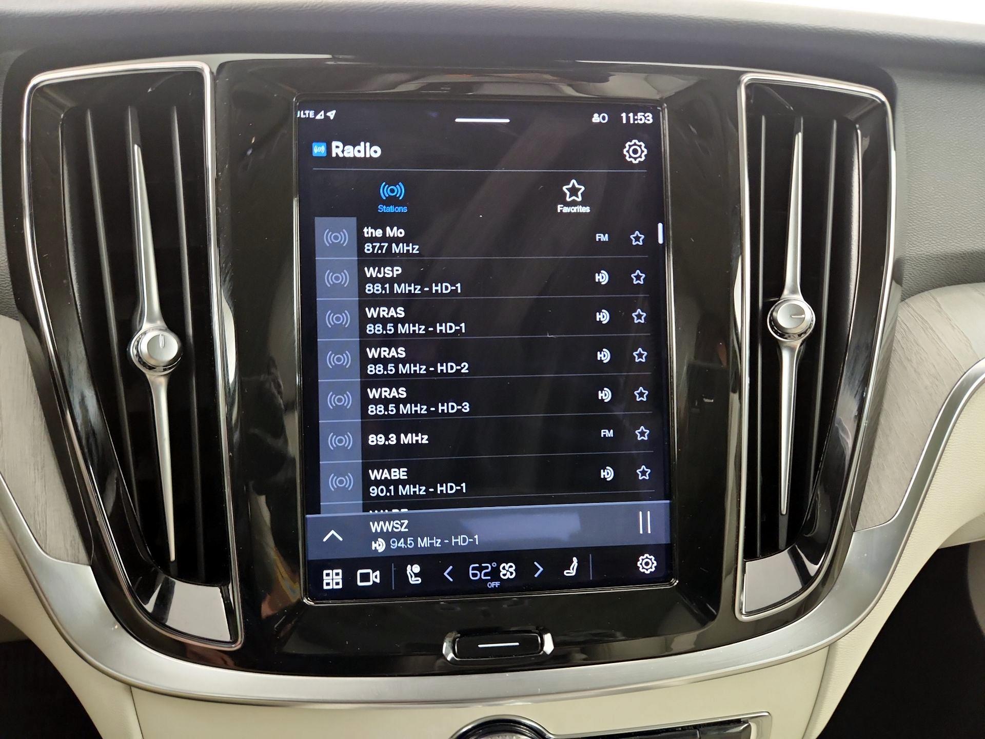 Thumbnail: 2023 Volvo S60 - 16