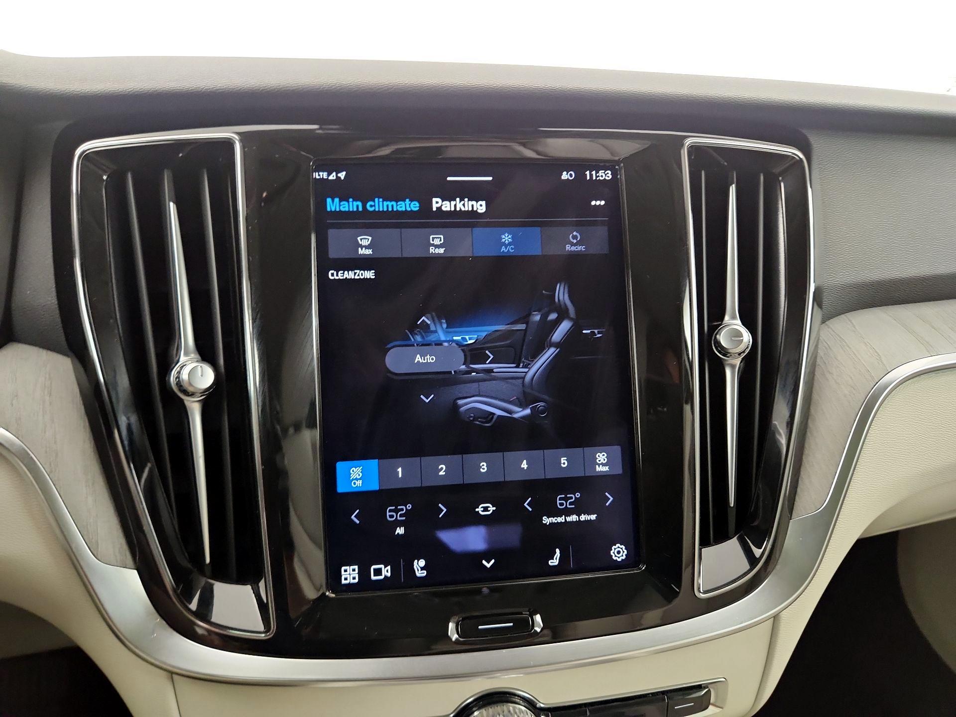 Thumbnail: 2023 Volvo S60 - 17