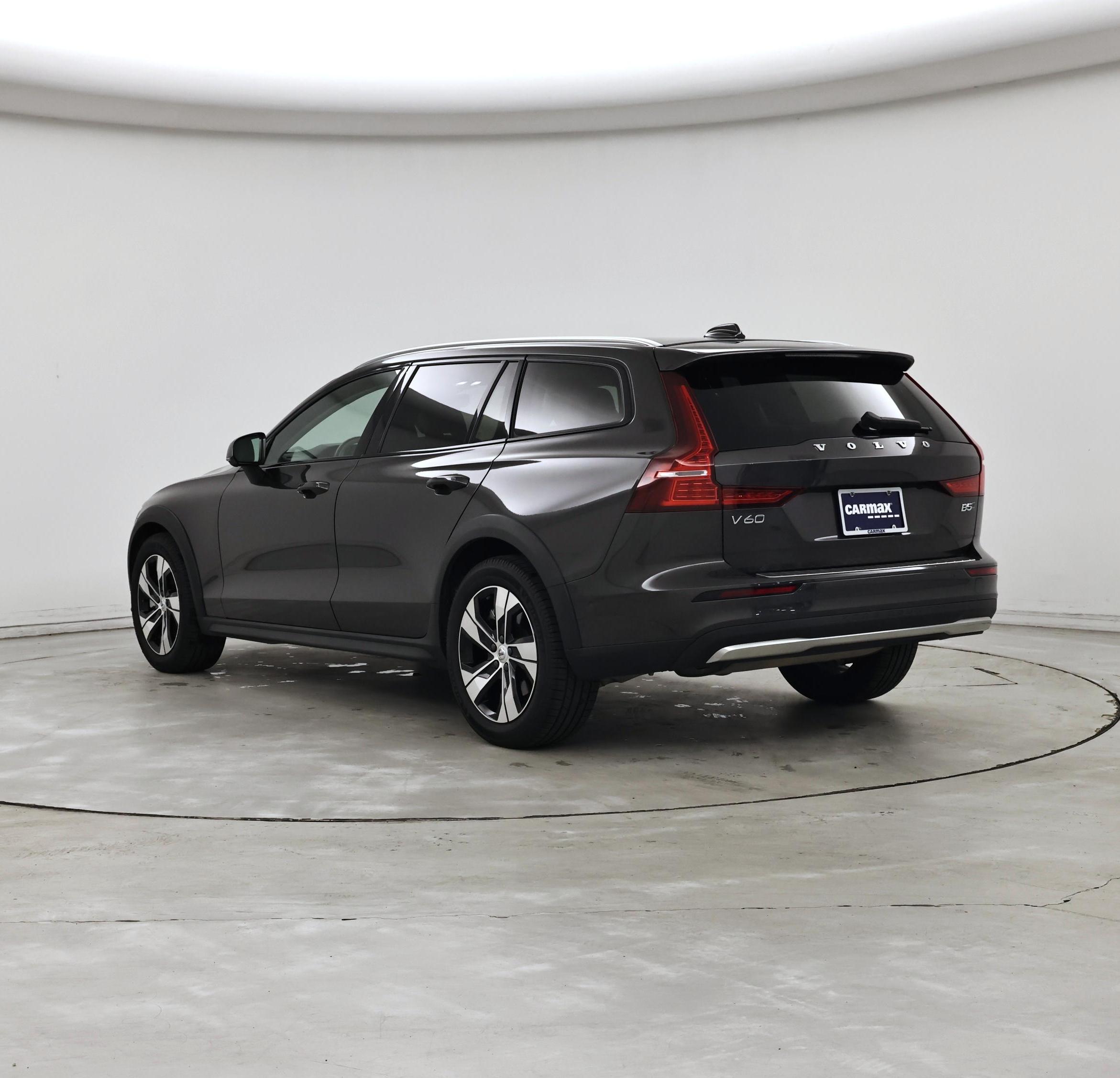 Thumbnail: 2023 Volvo S60 - 2