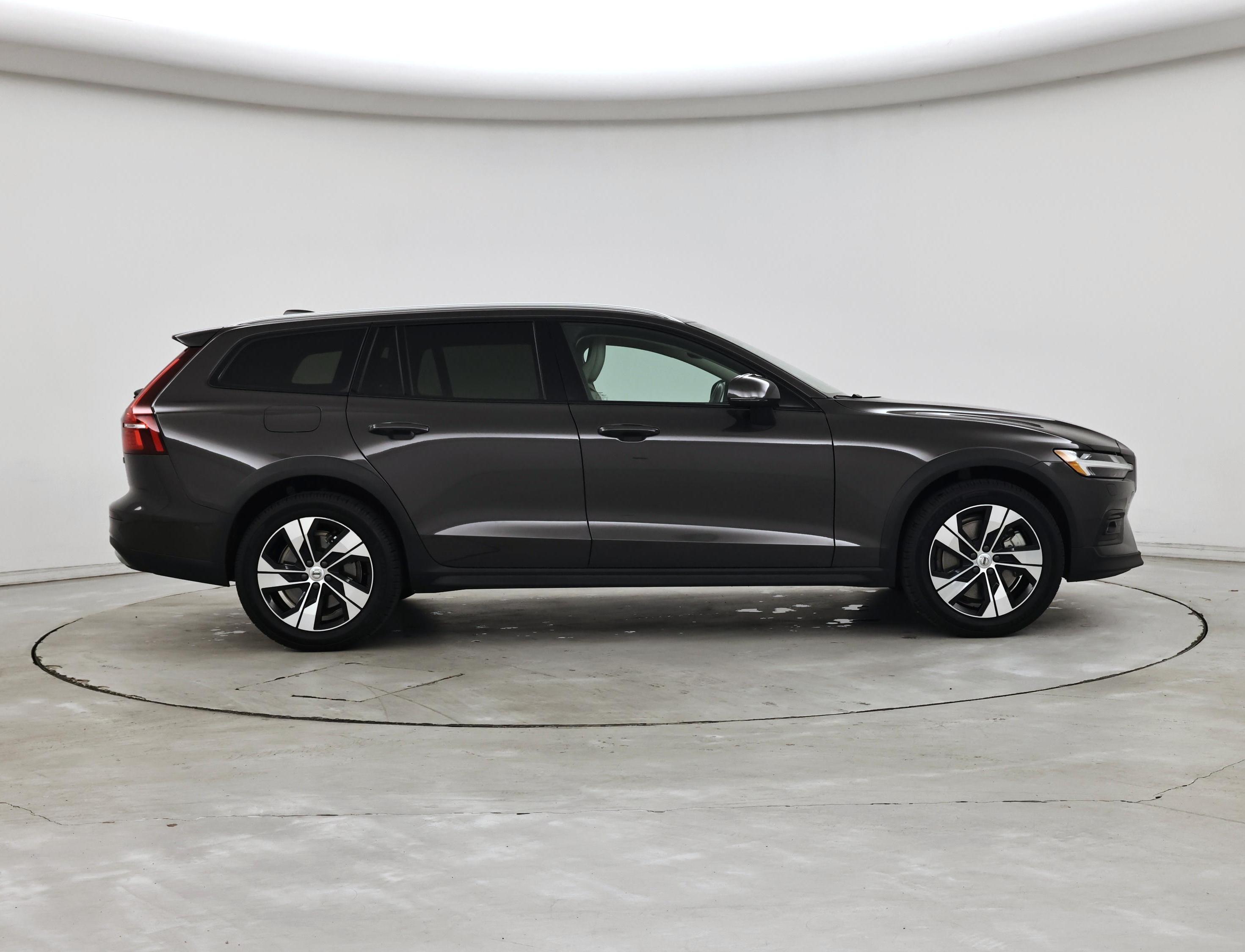 Thumbnail: 2023 Volvo S60 - 7