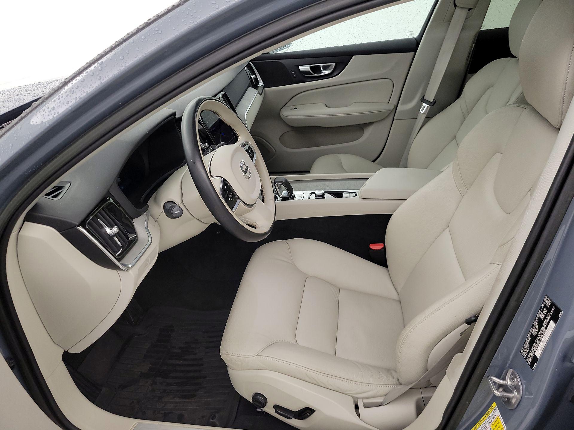 Thumbnail: 2023 Volvo S60 - 9
