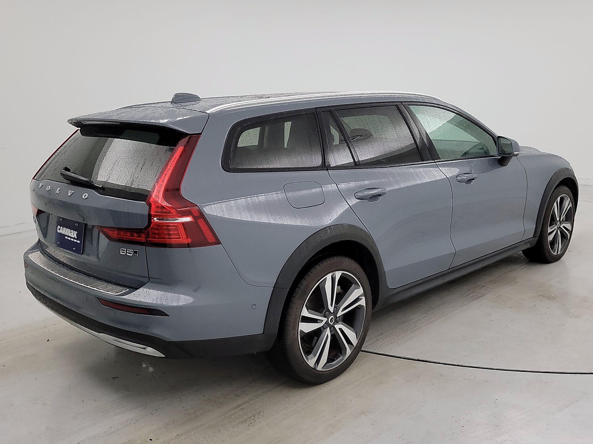 Thumbnail: 2023 Volvo S60 - 5