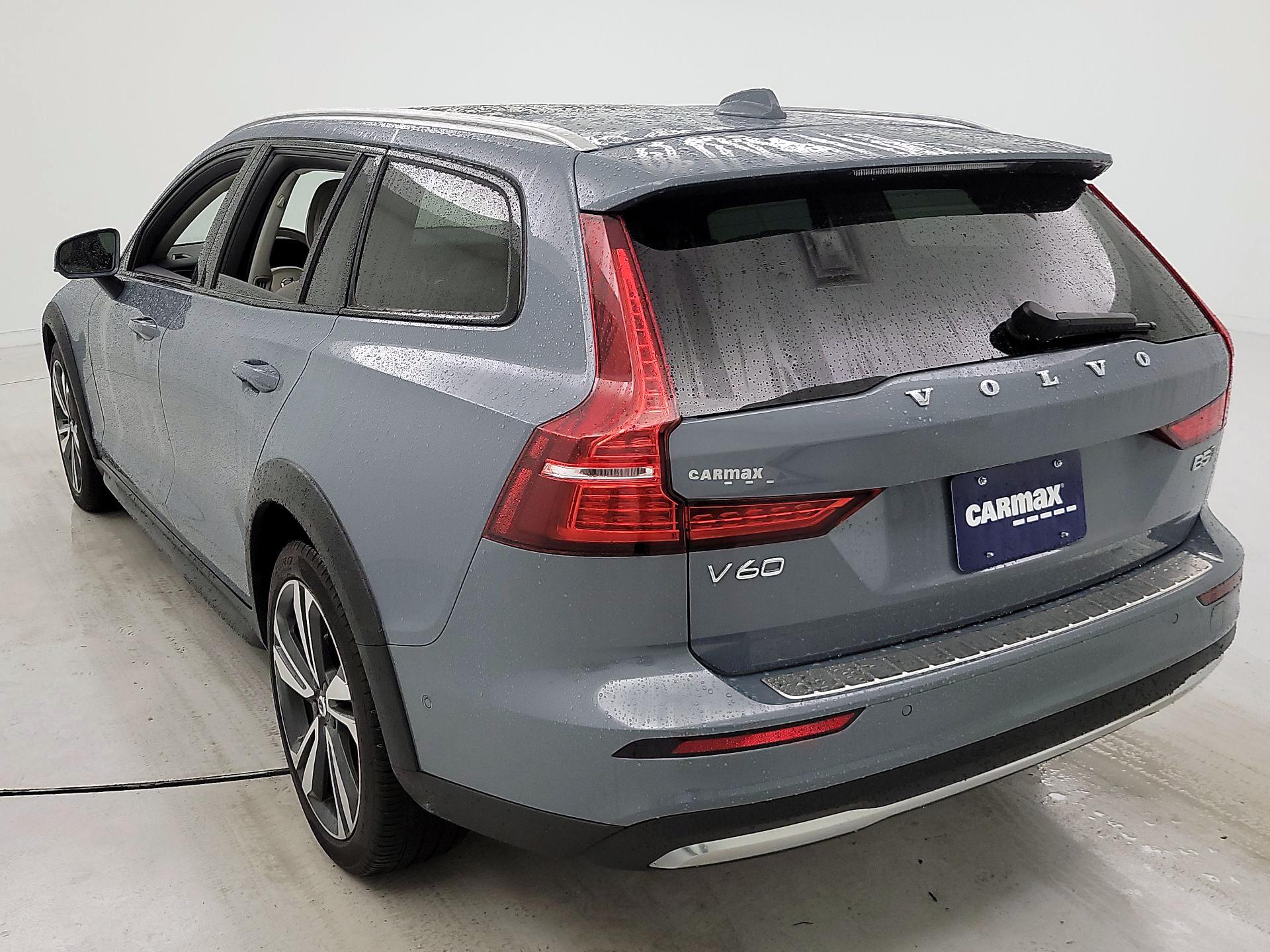 Thumbnail: 2023 Volvo S60 - 7